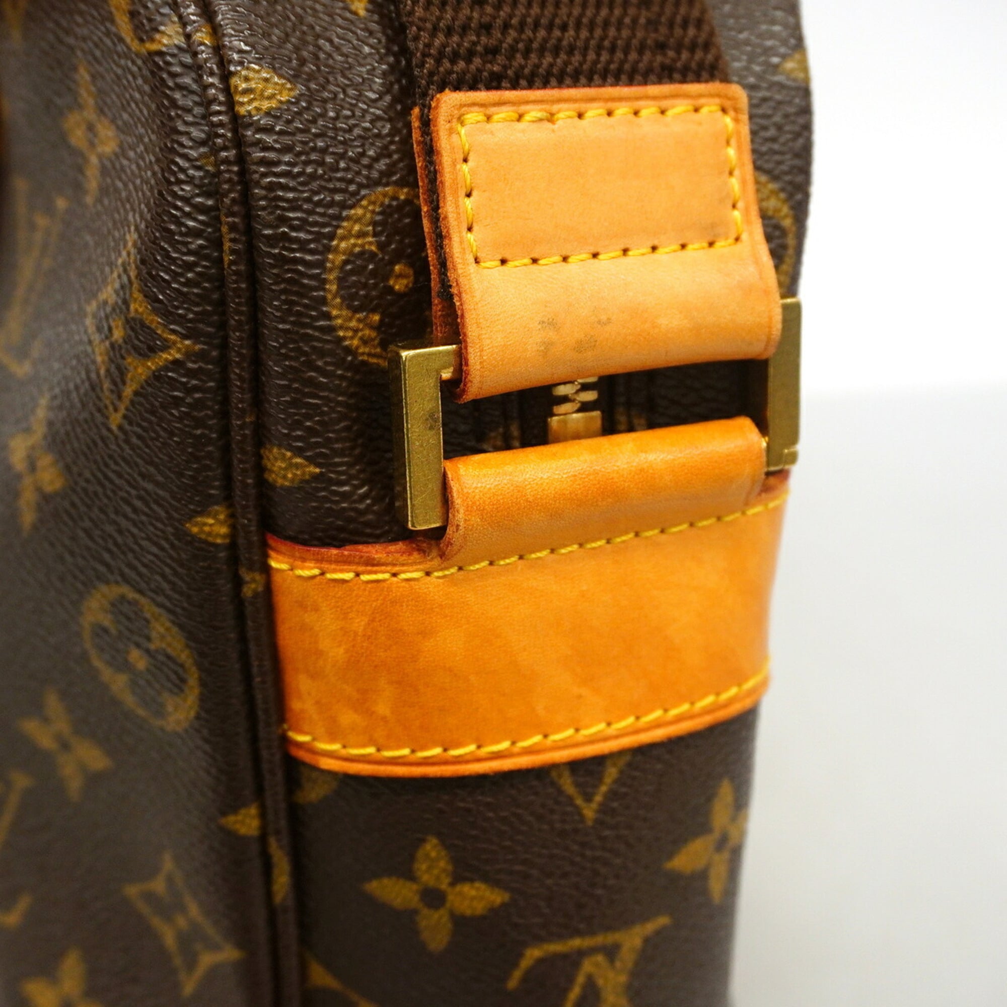 Louis Vuitton Brown Handbag (Pre-Owned)