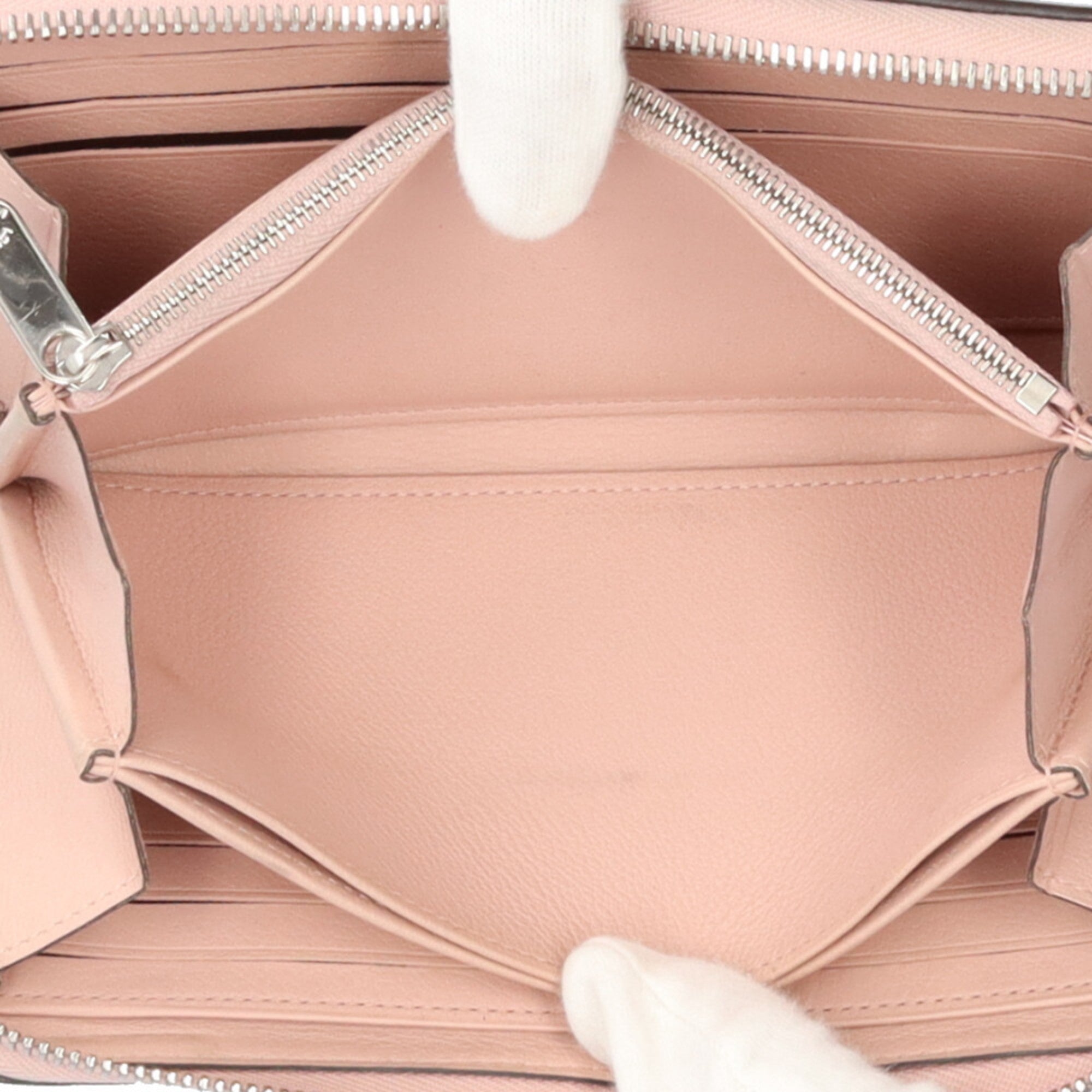 Louis Vuitton Mahina Magnolia Pink Mahina Leather Long Wallet (Bi-Fold) (Pre-Owned)