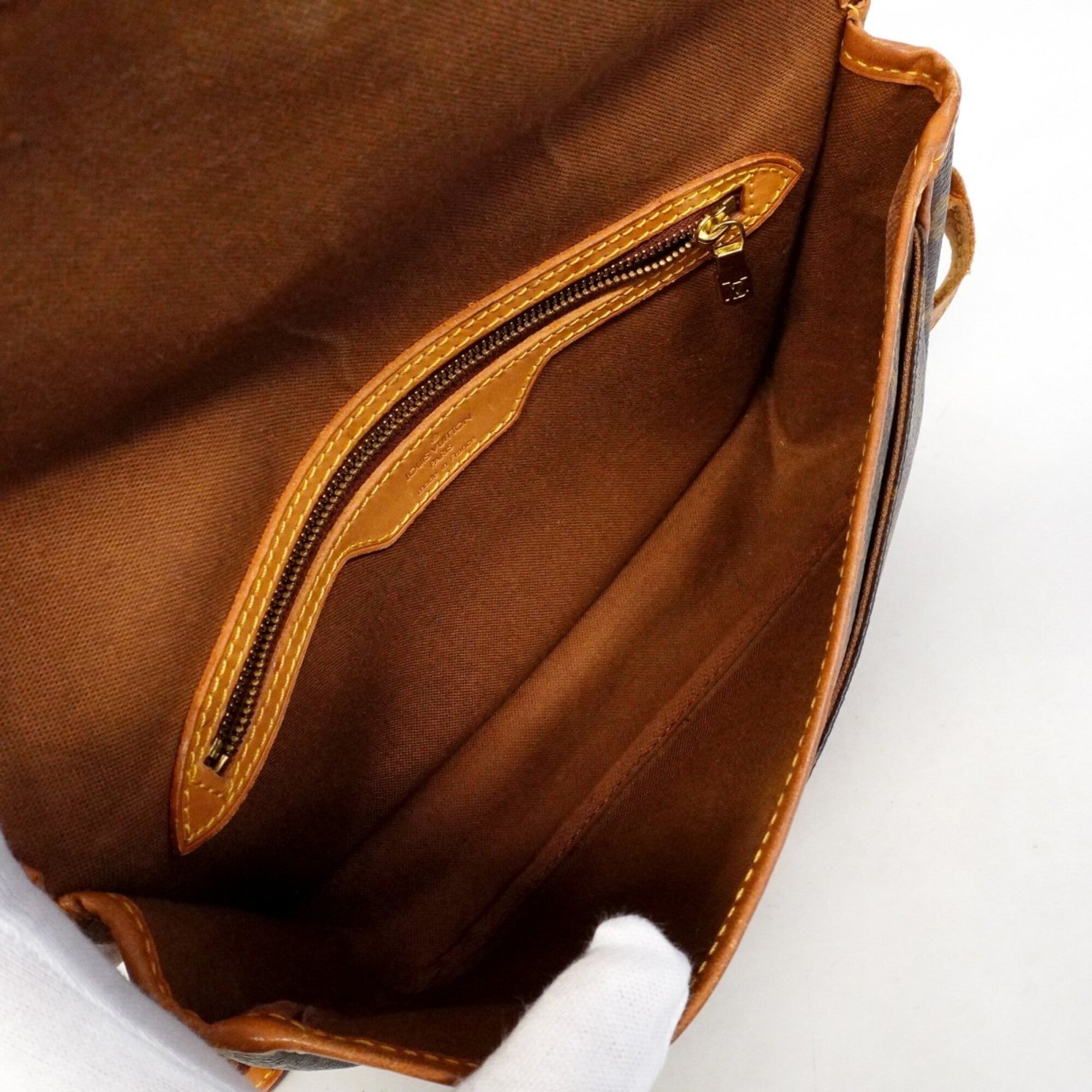 Louis Vuitton Brown Shoulder Bag (Pre-Owned)