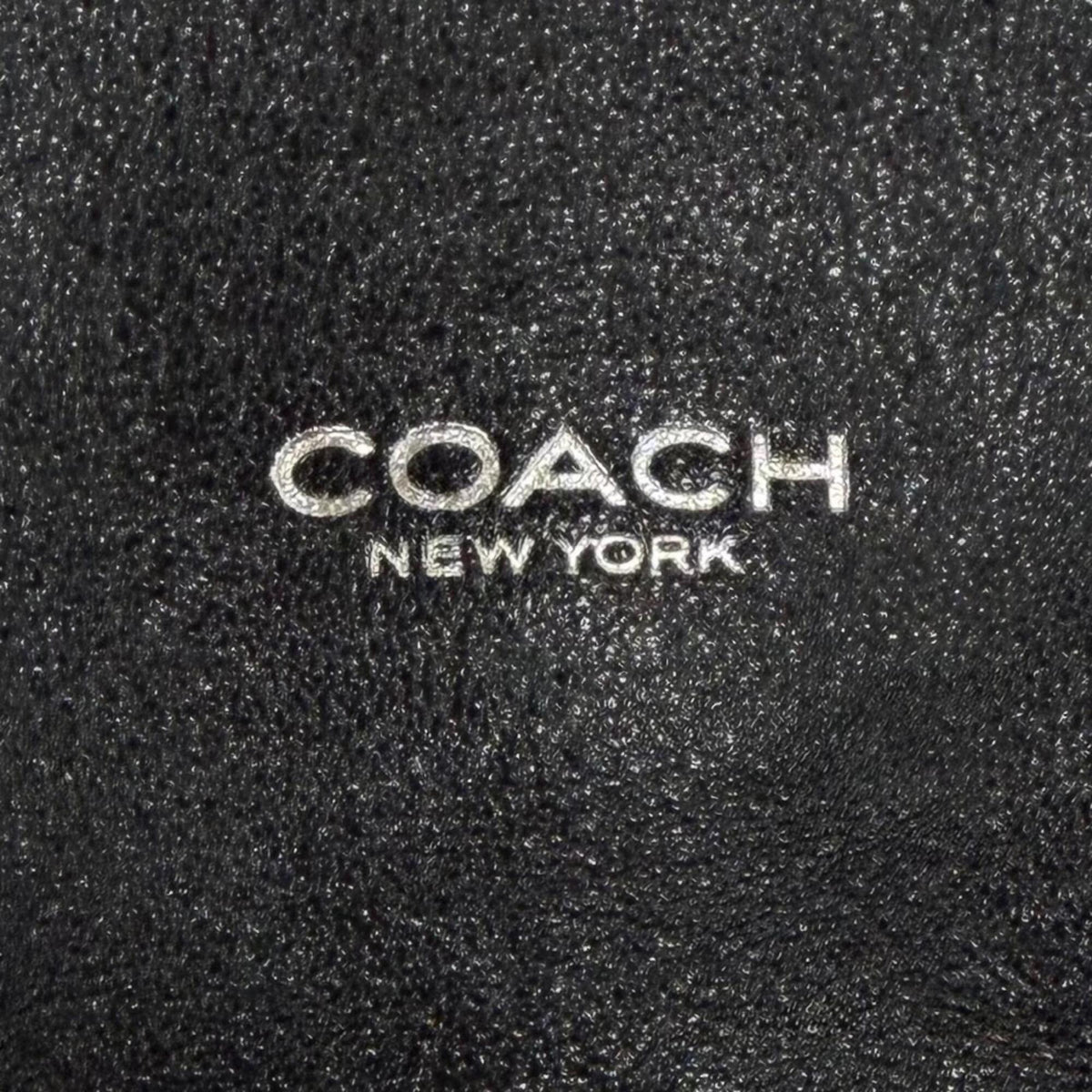 Coach Black Leather Shoulder Bag (Pre-Owned)