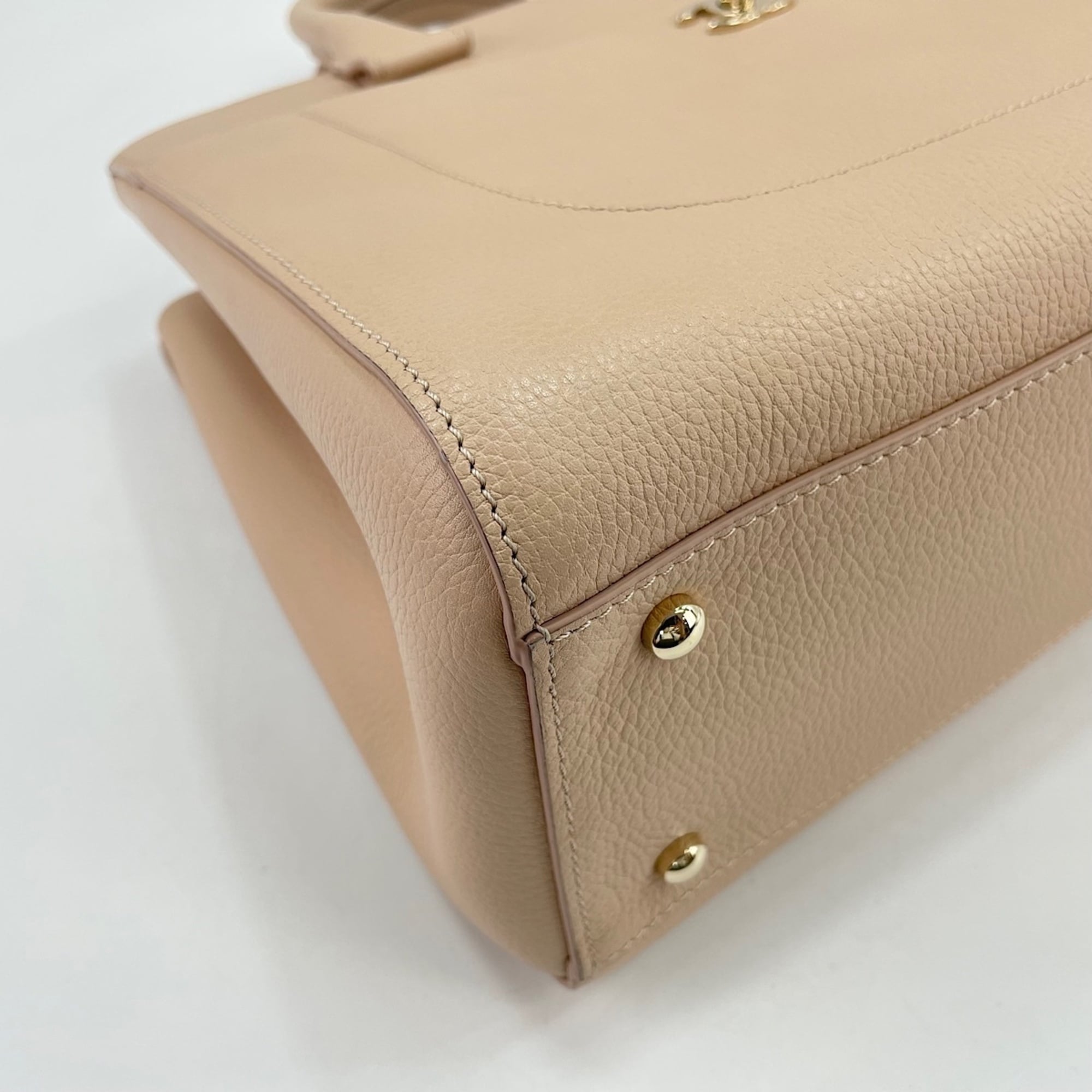 Chanel Pink Handbag (Pre-Owned)