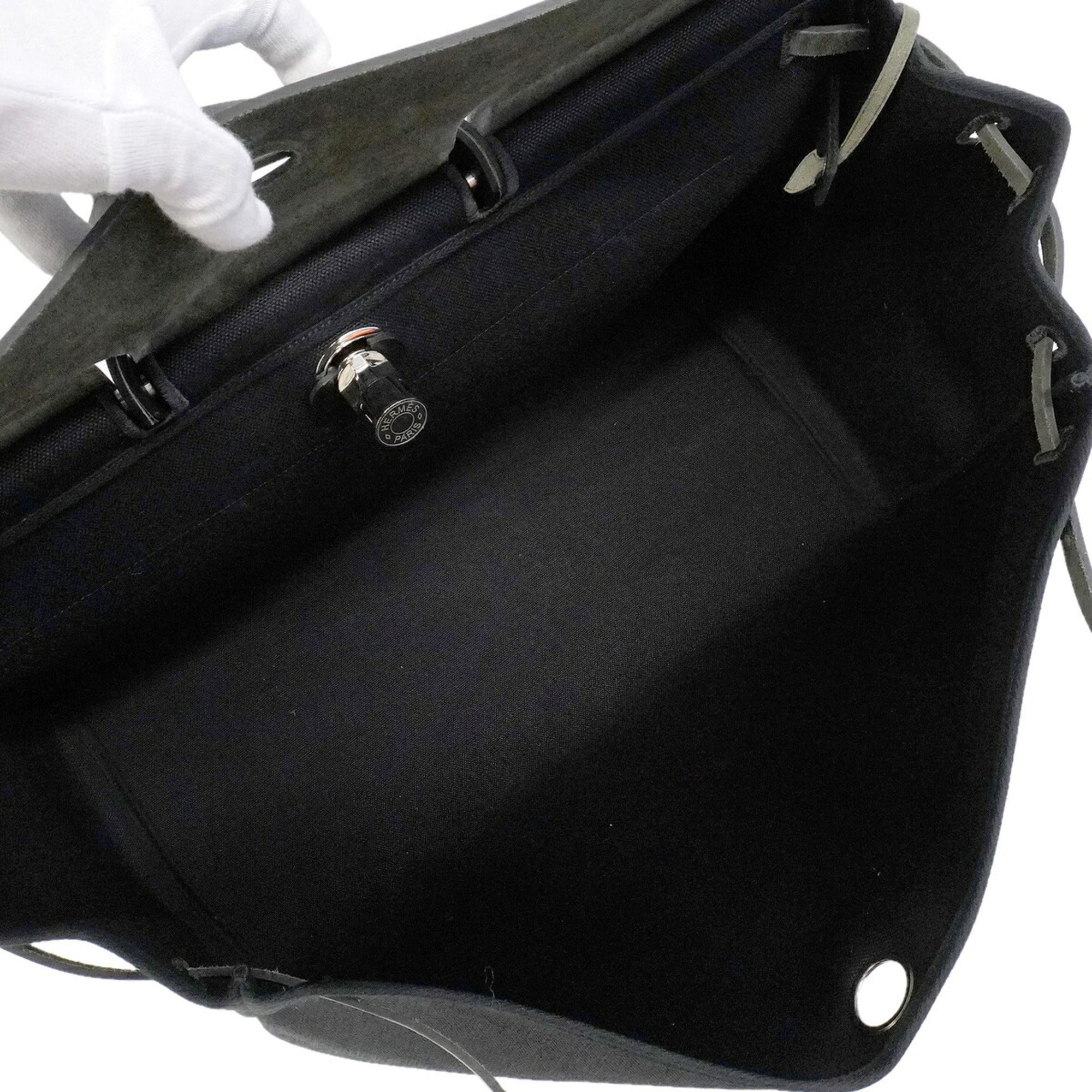 Hermes Black Handbag (Pre-Owned)