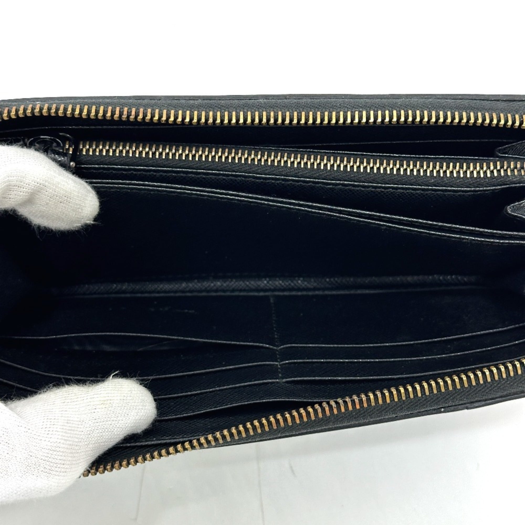 Prada Black Saffiano Long Wallet (Bi-Fold) (Pre-Owned)