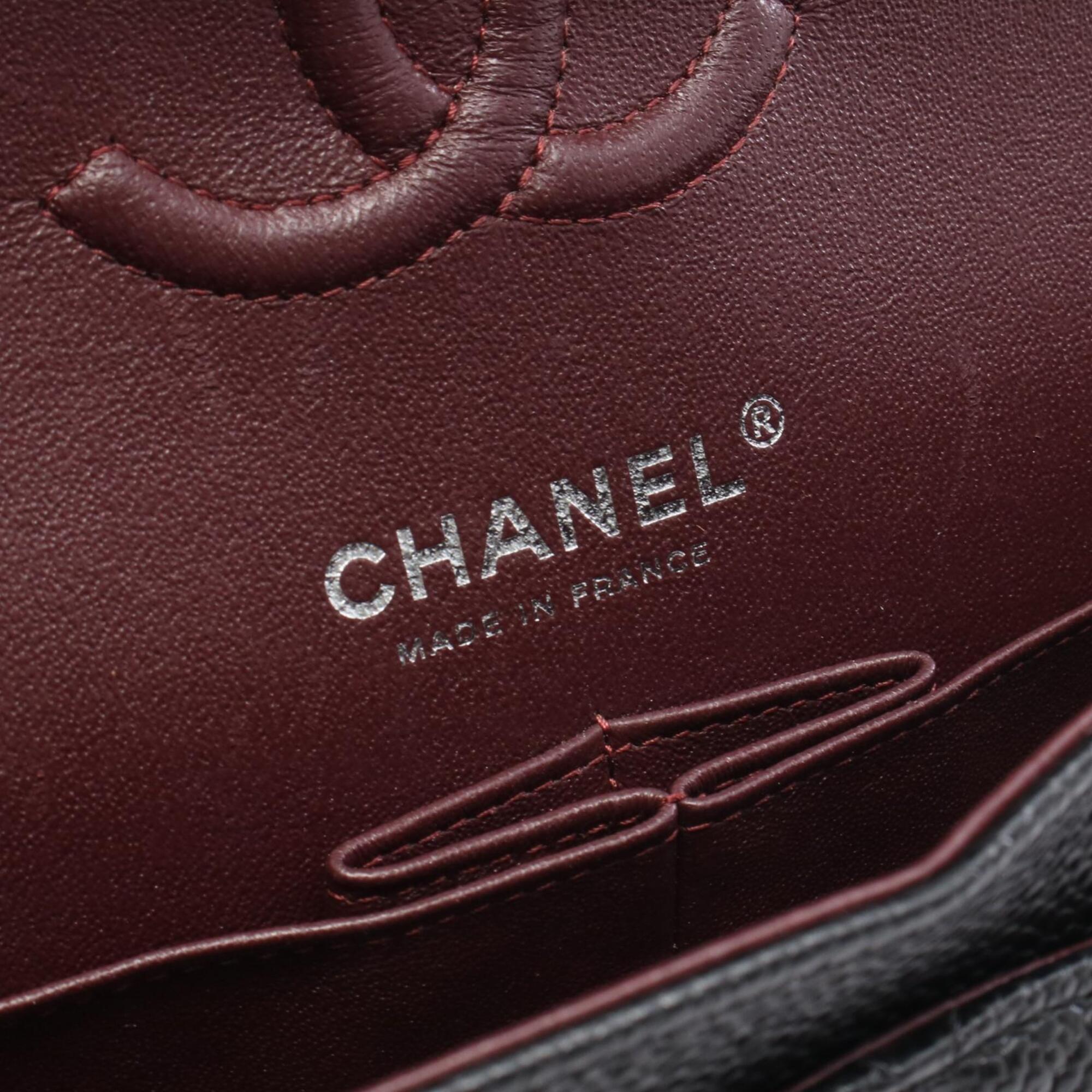 Chanel Black Grained Calfskin Handbag Shoulder Bag (Pre-Owned)