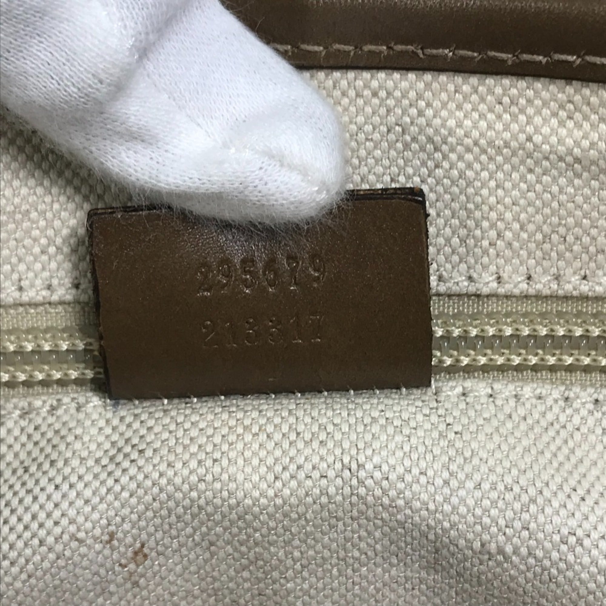 Gucci Diamante Beige Leather Shoulder Bag (Pre-Owned)