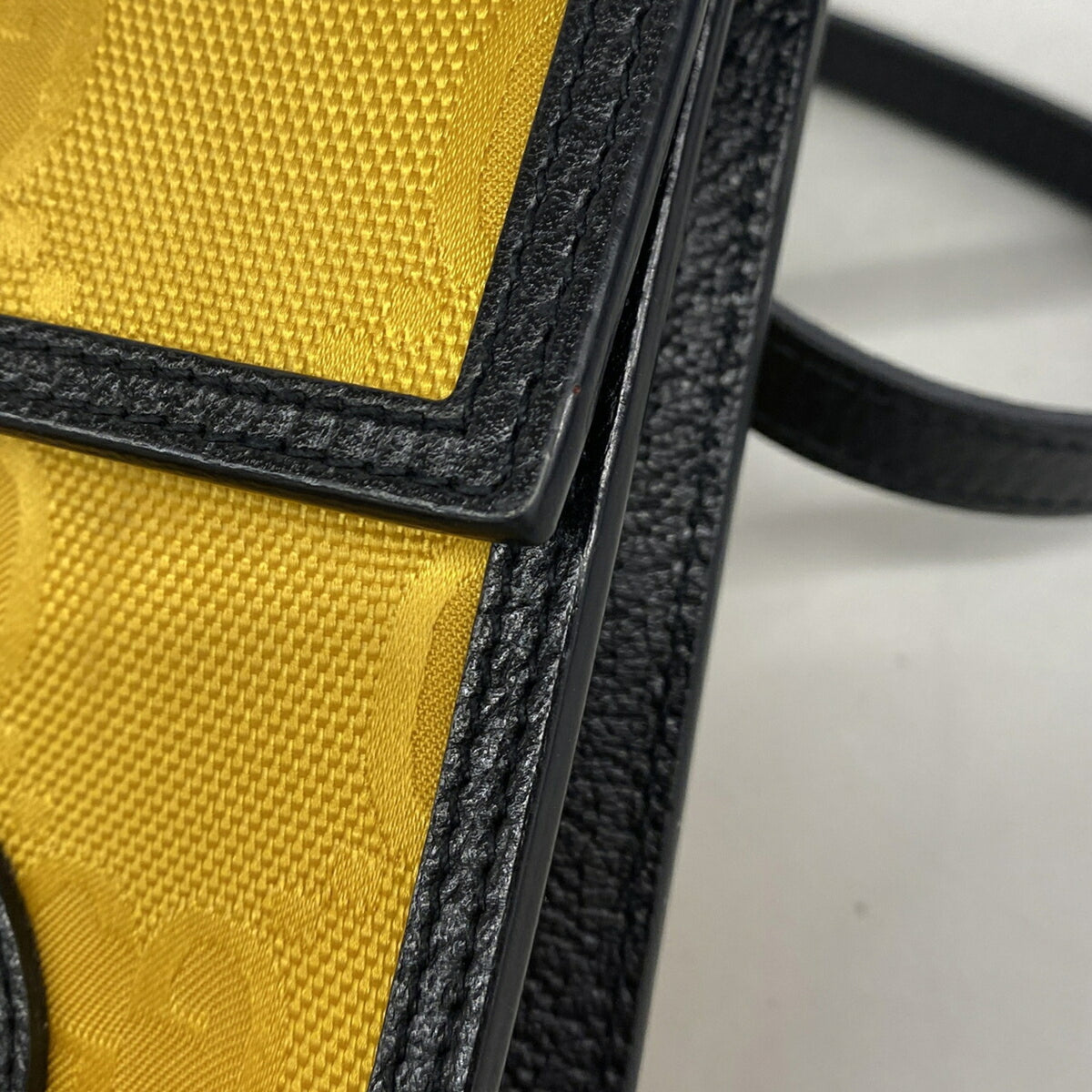 Gucci Black Yellow Nylon Canvas Shoulder Bag (Pre-Owned)