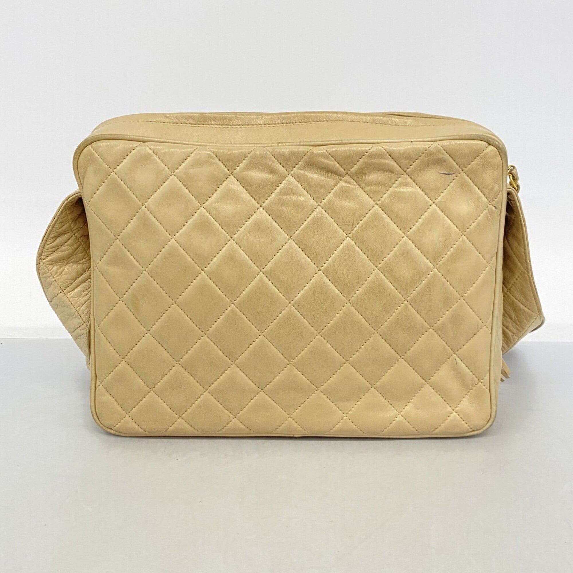 Chanel Beige Leather Shoulder Bag (Pre-Owned)