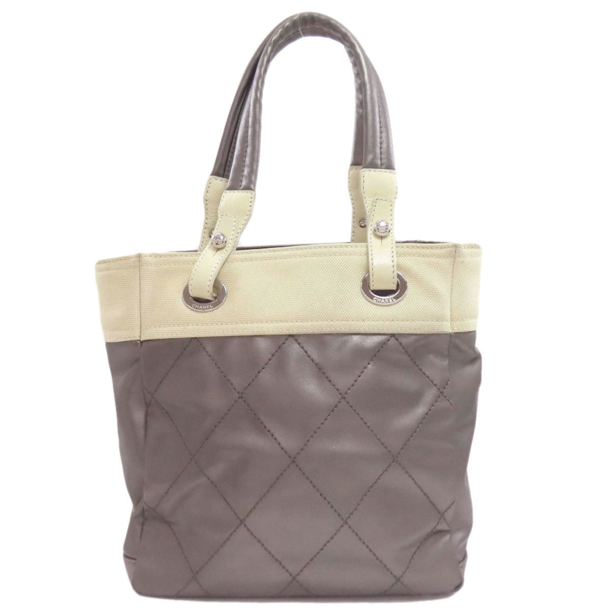 Chanel Silver White Leather Handbag (Pre-Owned)