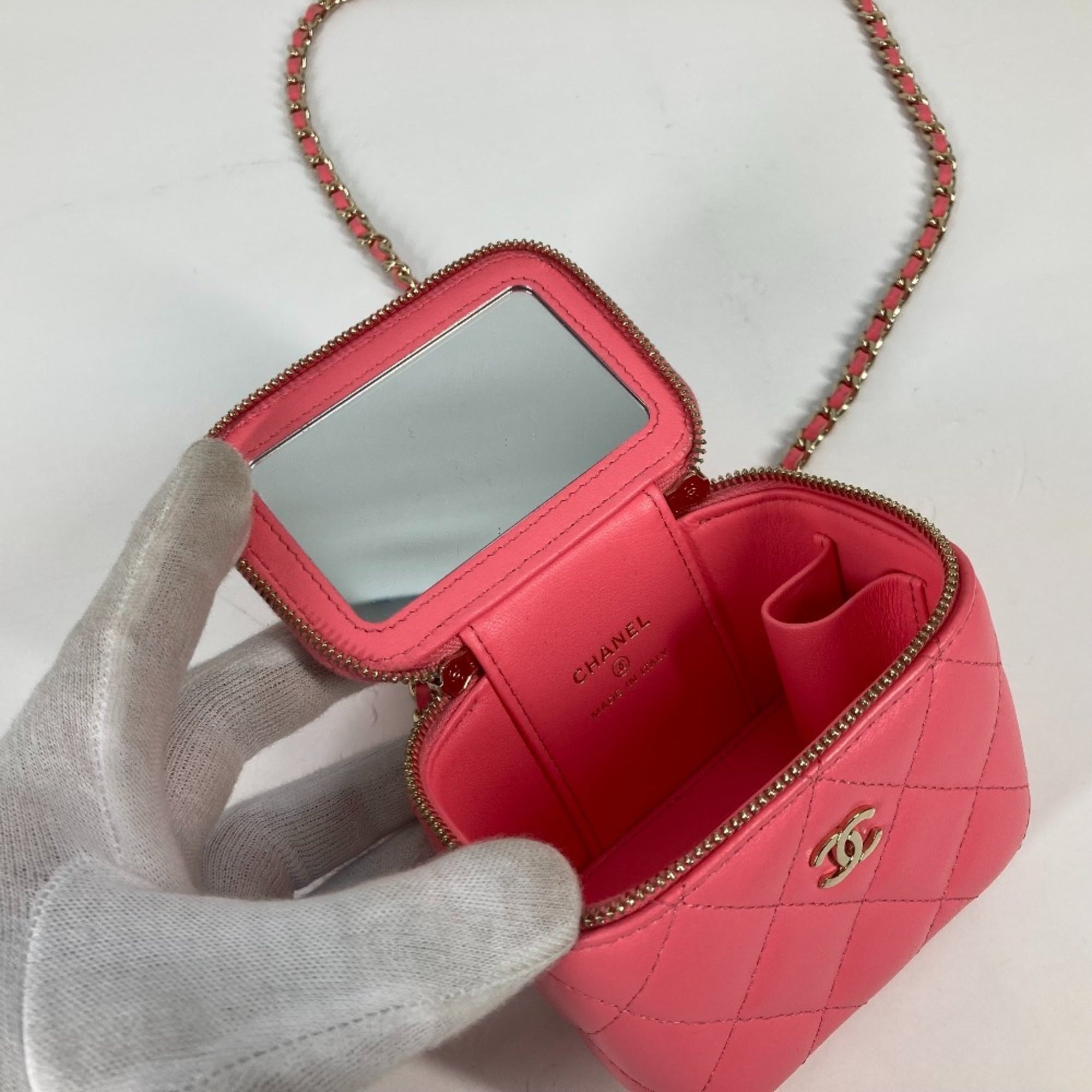 Chanel Pink Leather Shoulder Bag Vanity Bag (Pre-Owned)