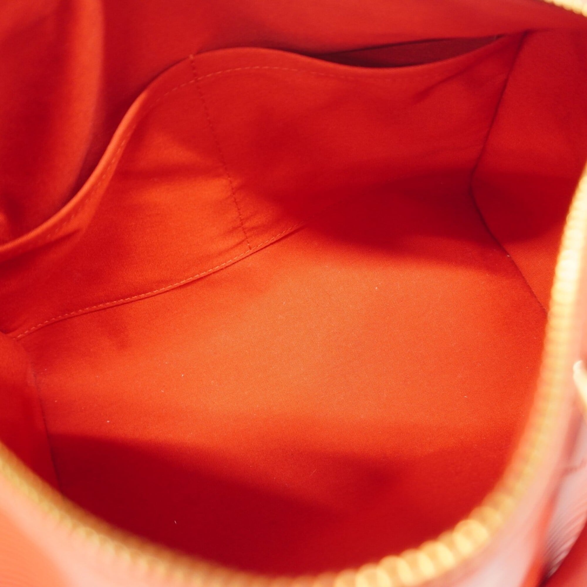 Louis Vuitton Rouge Handbag (Pre-Owned)