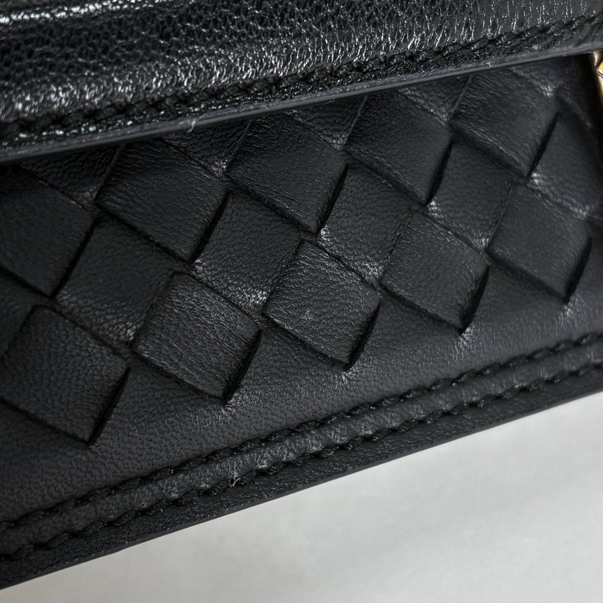 Bottega Veneta Black Leather Handbag (Pre-Owned)