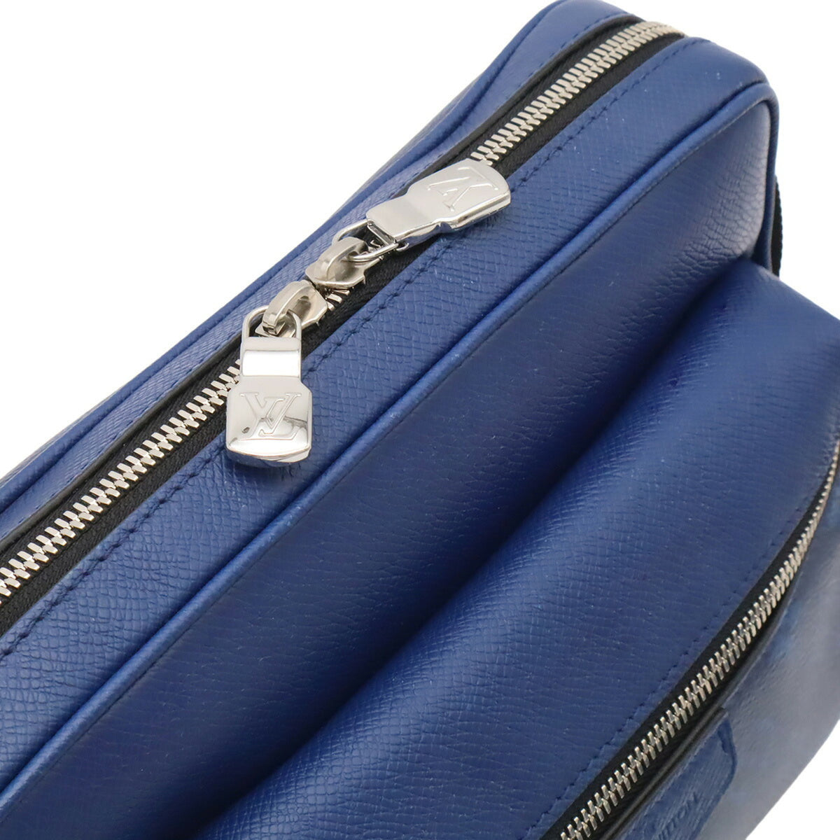 Louis Vuitton Taigarama Cobalt Monogram Taiga Leather Shoulder Bag (Pre-Owned)