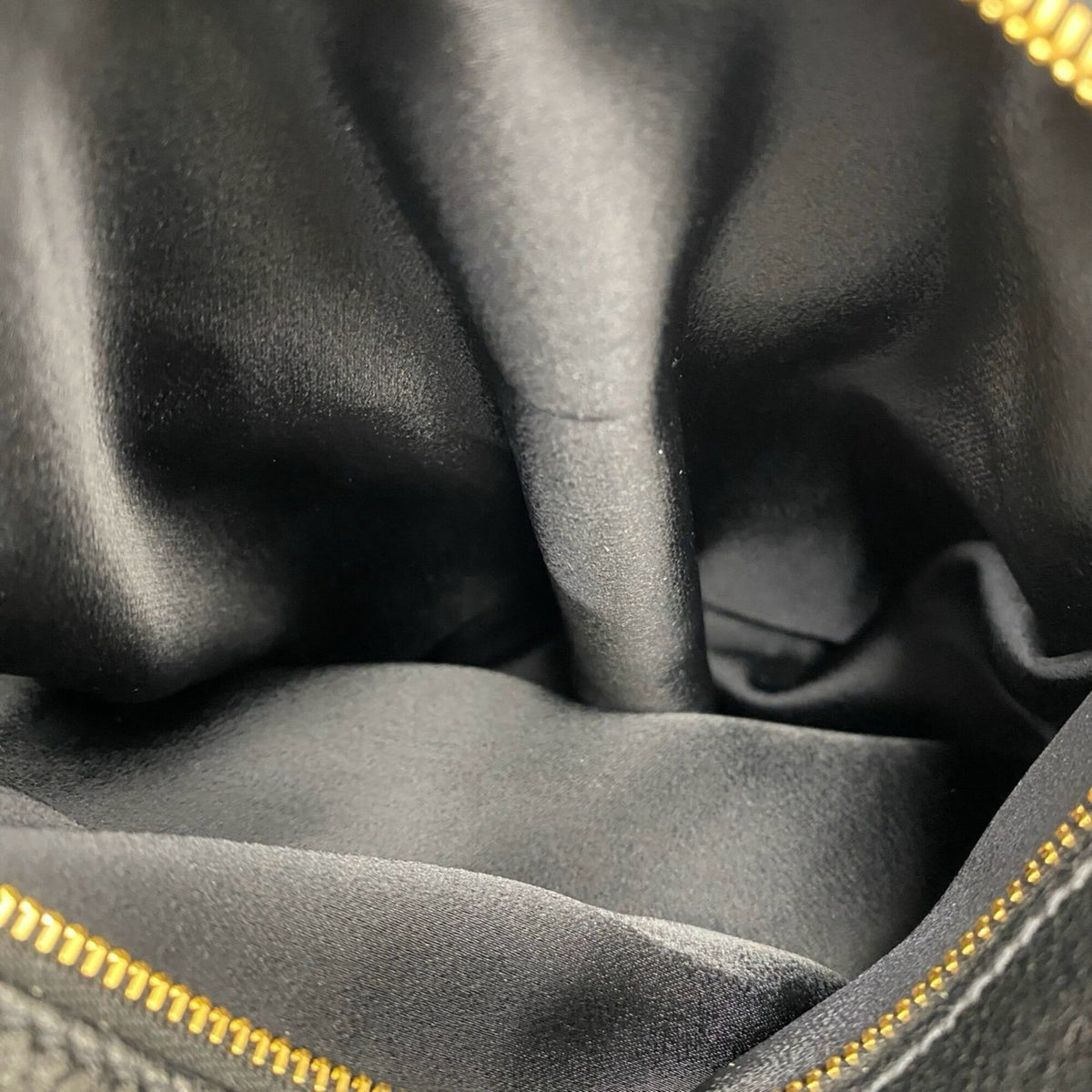 Miu Miu Black Leather Handbag Shoulder Bag Tote Bag (Pre-Owned)