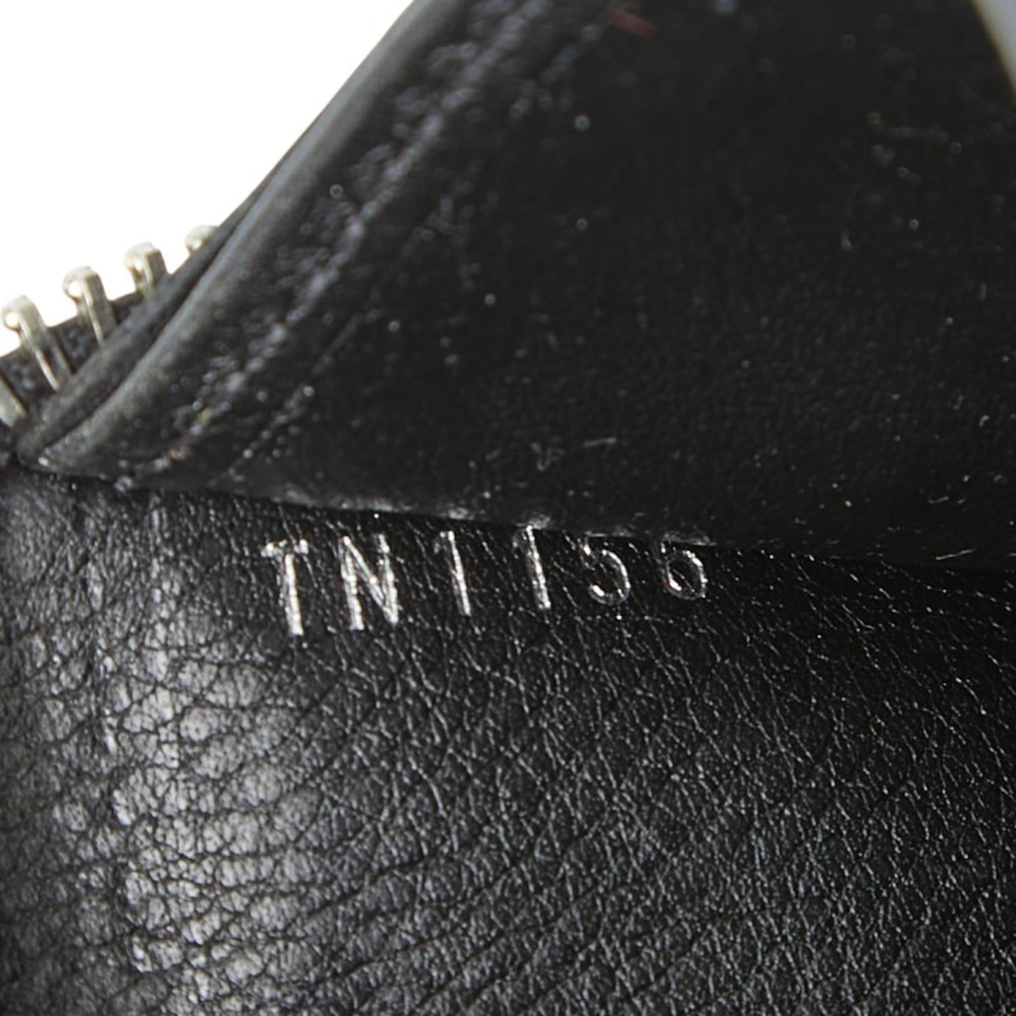 Louis Vuitton Black Noir Leather Long Wallet (Bi-Fold) (Pre-Owned)