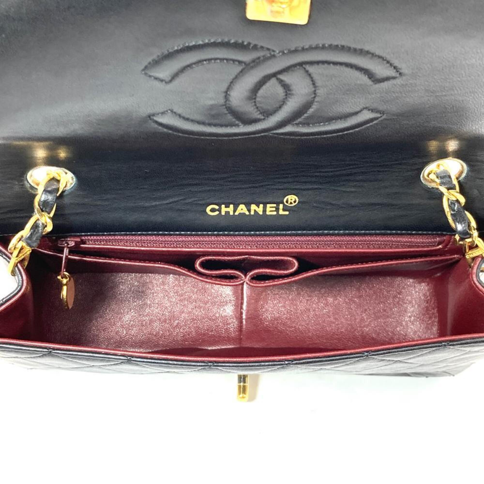 Chanel Black Shoulder Bag (Pre-Owned)