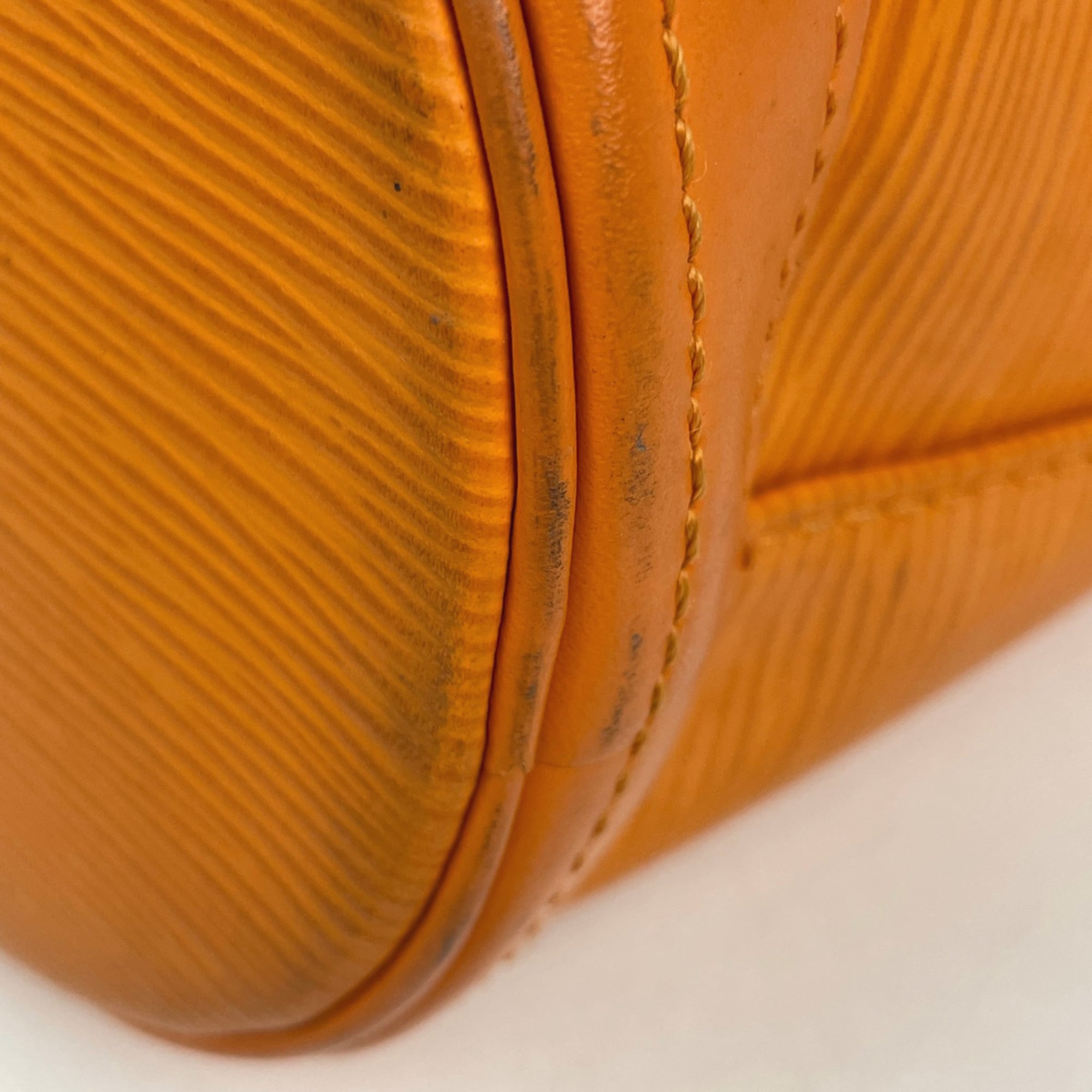 Louis Vuitton Mandarin Orange Epi Leather Tote Bag (Pre-Owned)