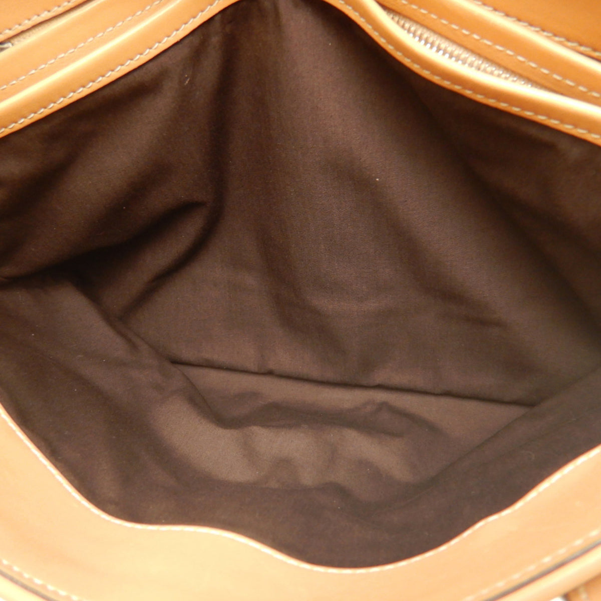 Tod's Camel Leather Tote Bag (Pre-Owned)