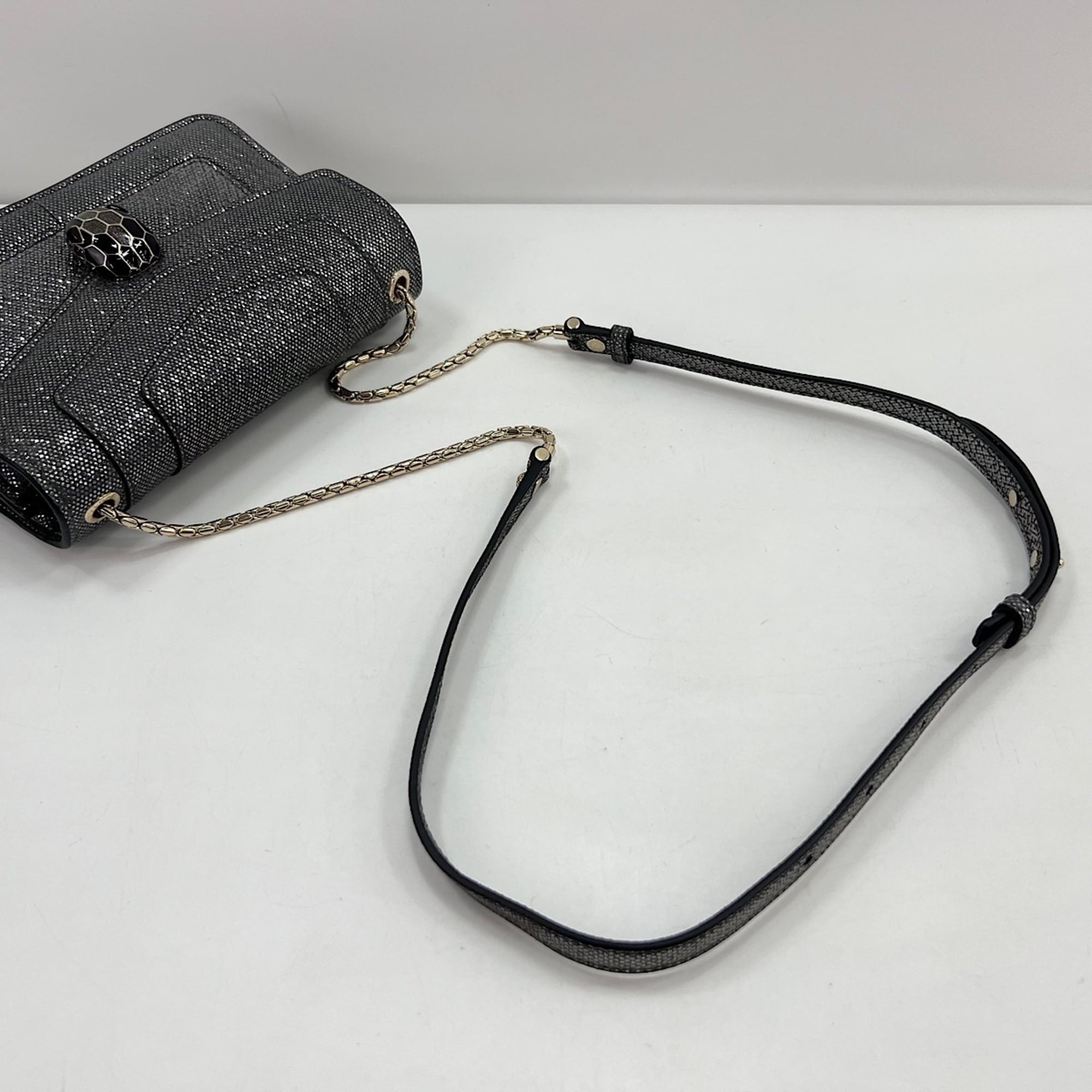 Bvlgari Silver Shoulder Bag (Pre-Owned)