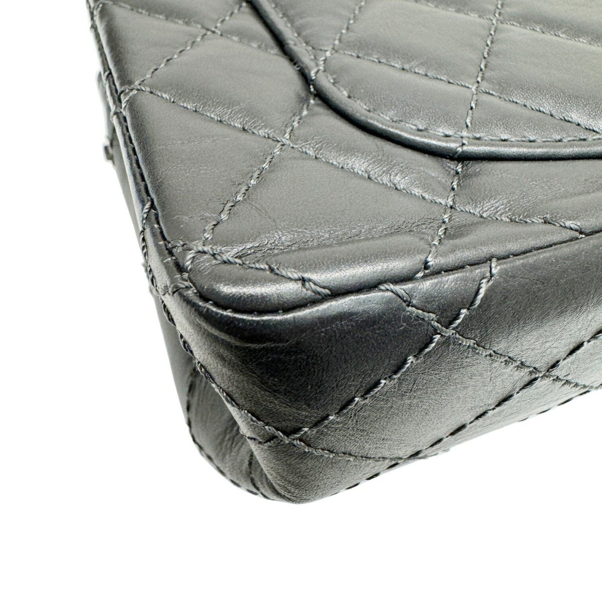 Chanel Dark Gray Leather Shoulder Bag (Pre-Owned)