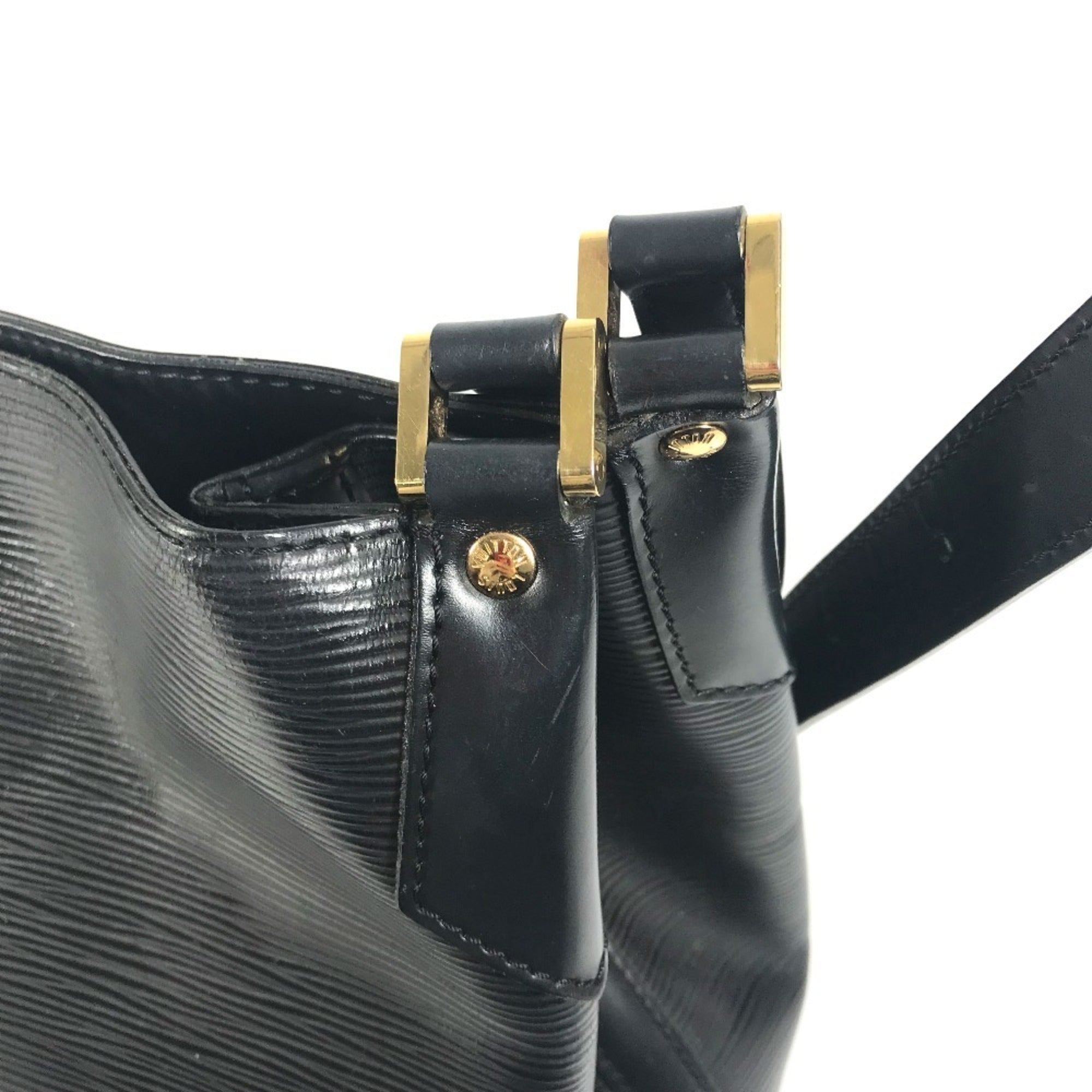 Louis Vuitton Epi Black Noir Epi Leather Shoulder Bag (Pre-Owned)
