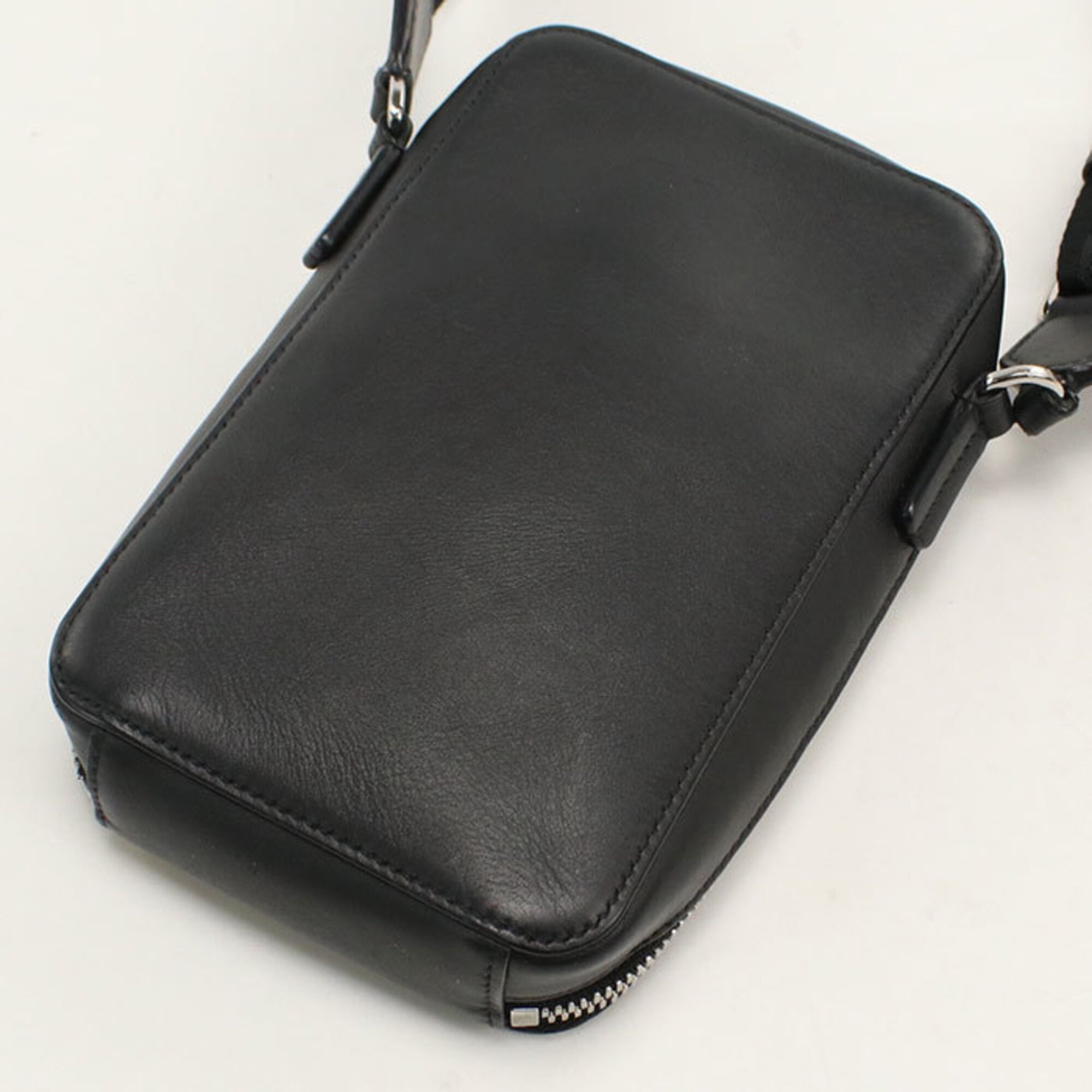 Loewe Black Shoulder Bag (Pre-Owned)