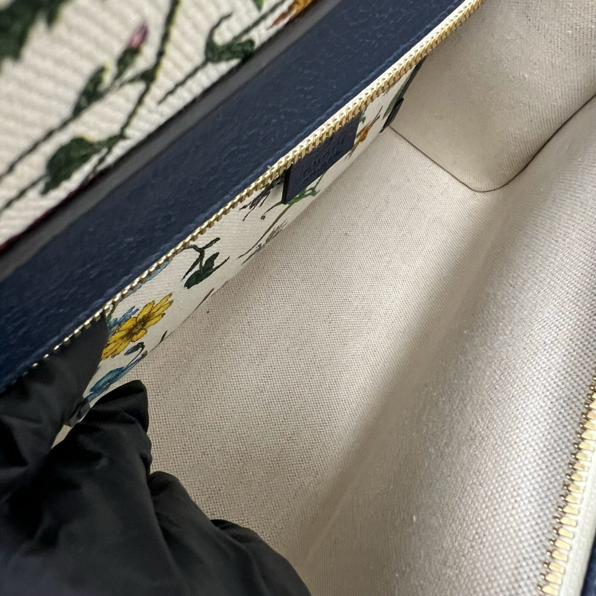 Gucci Multi-Color Navy Canvas Leather Handbag Shoulder Bag (Pre-Owned)