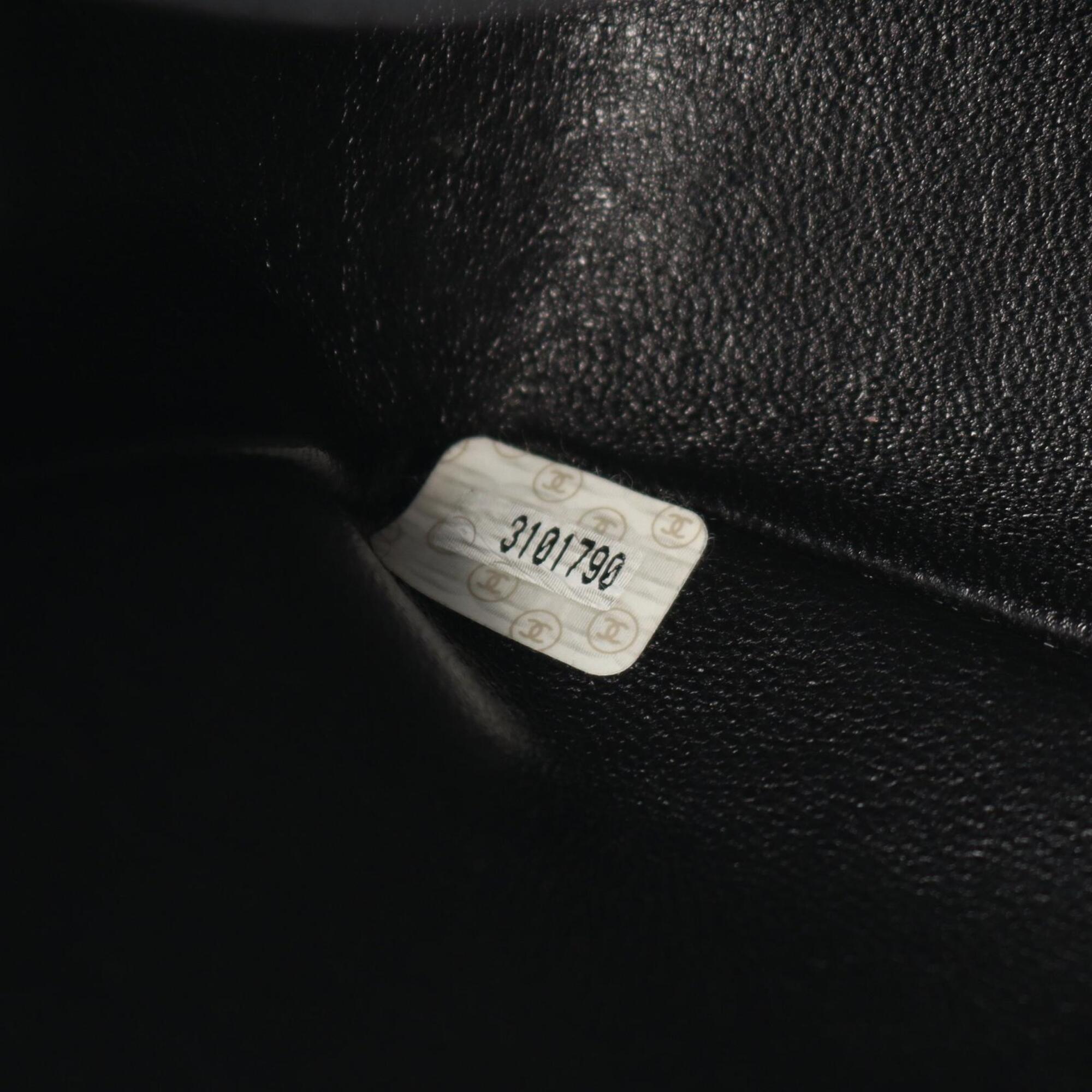Chanel Black Grained Calfskin Shoulder Bag (Pre-Owned)