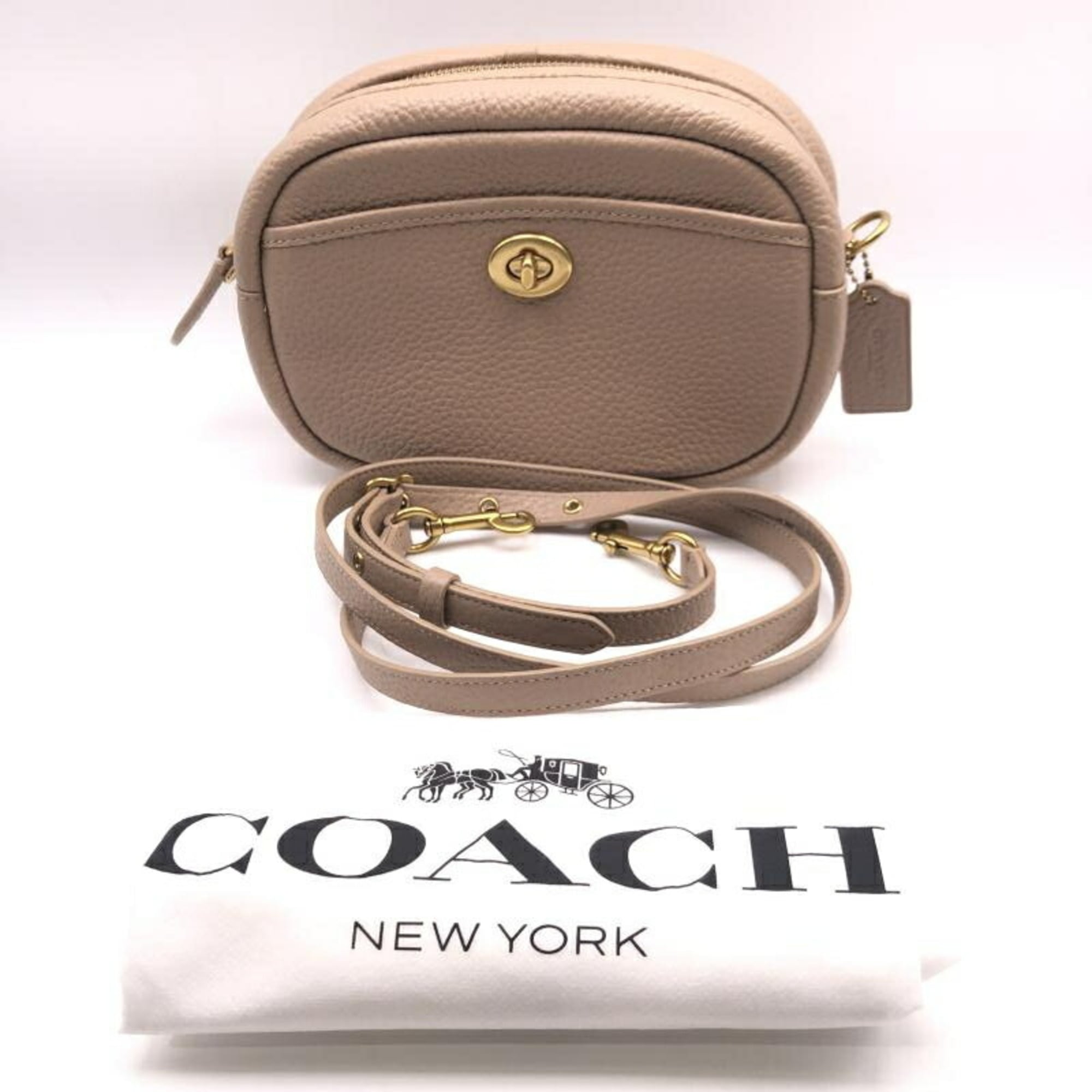 Coach Pink Shoulder Bag (Pre-Owned)