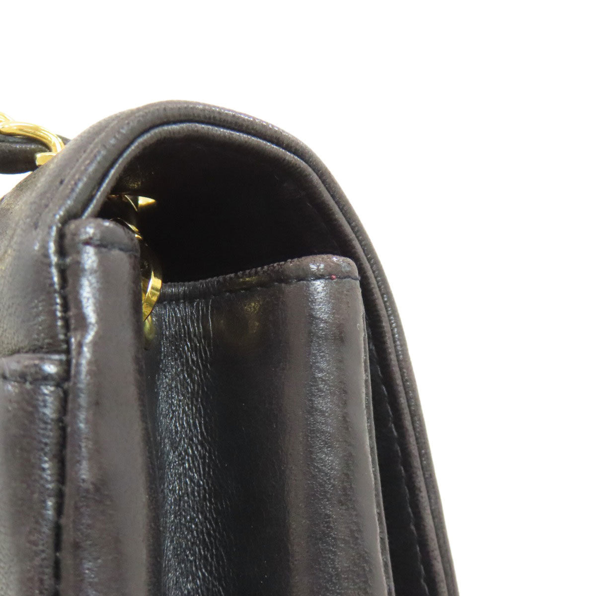 Chanel Black Leather Shoulder Bag (Pre-Owned)