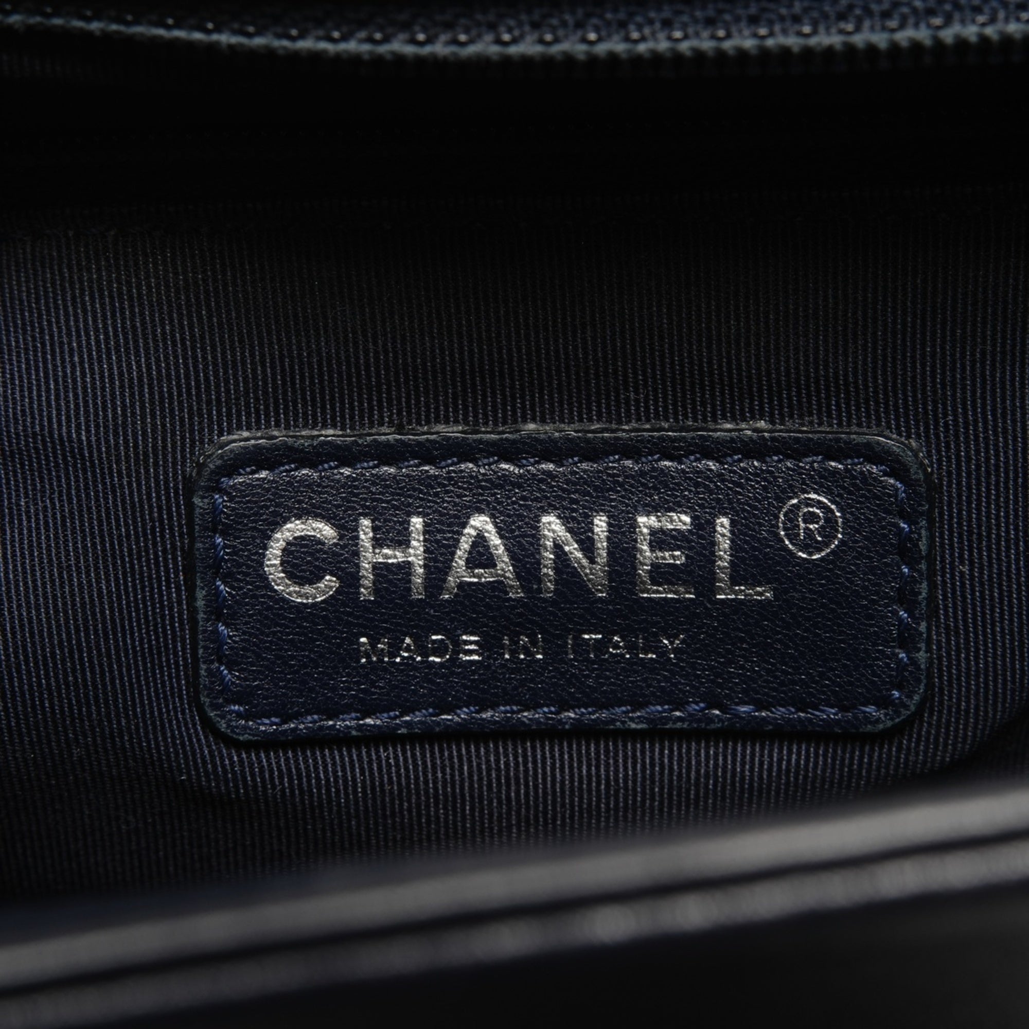Chanel Boy Chanel Navy Leather Shoulder Bag (Pre-Owned)
