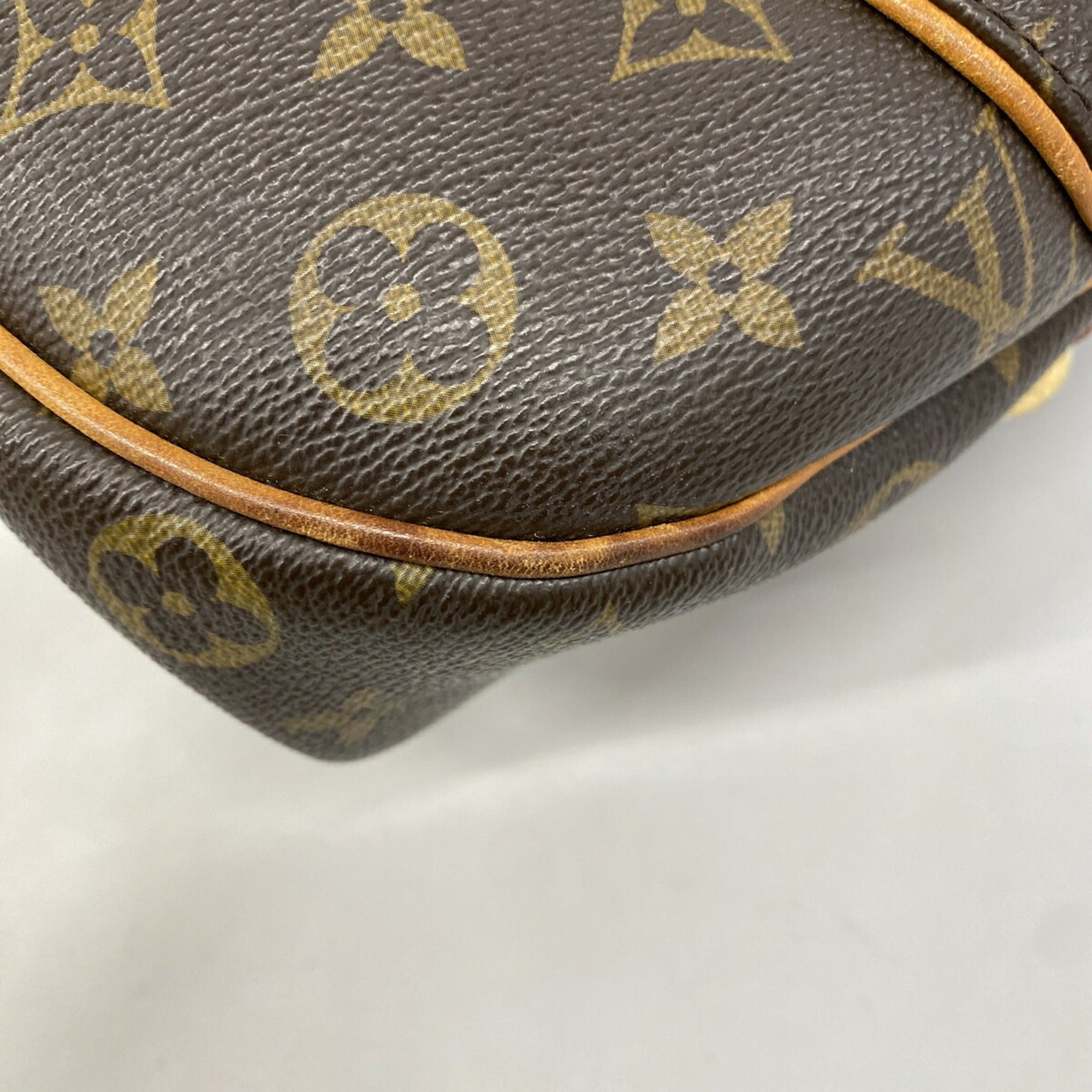 Louis Vuitton Brown Shoulder Bag (Pre-Owned)