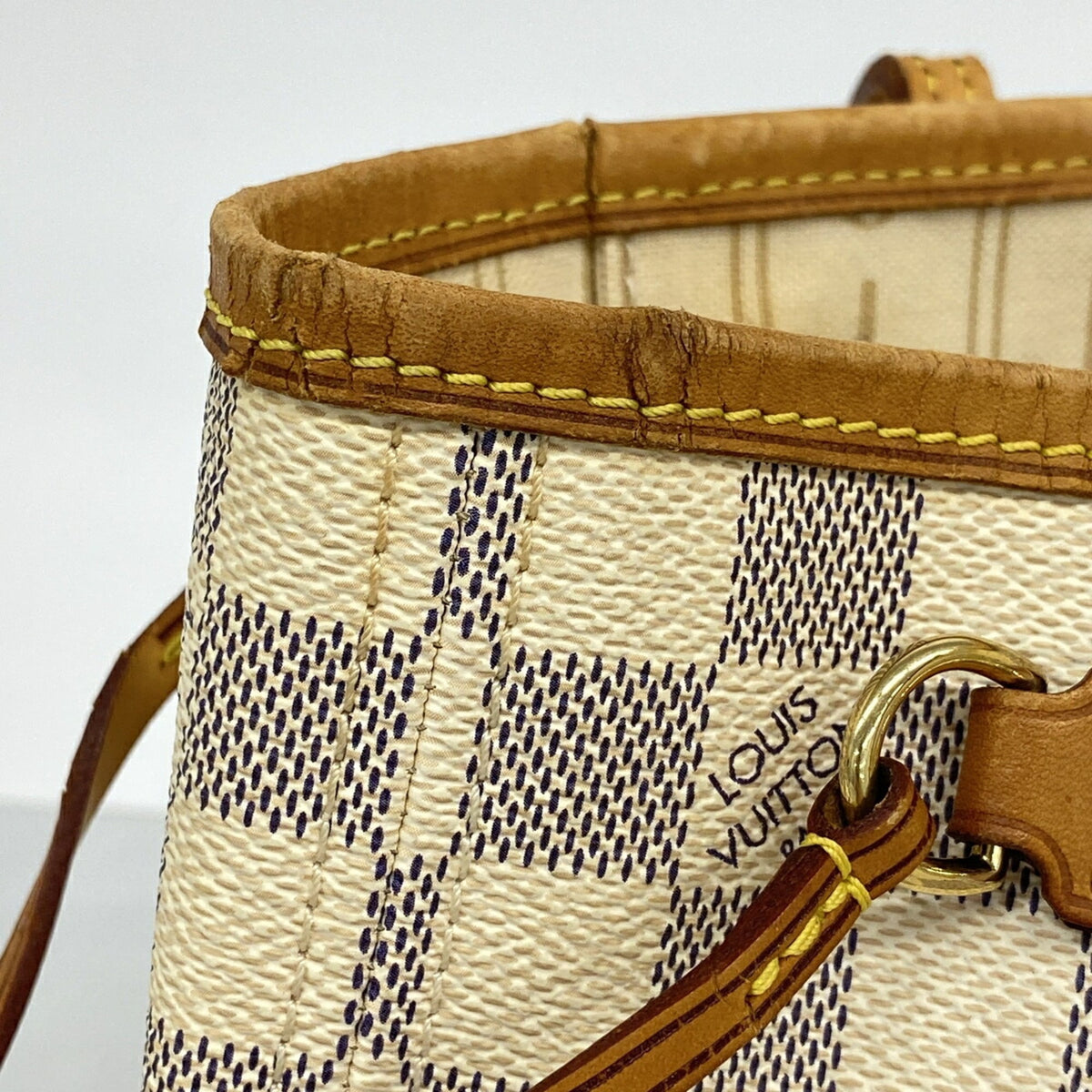 Louis Vuitton White Tote Bag (Pre-Owned)