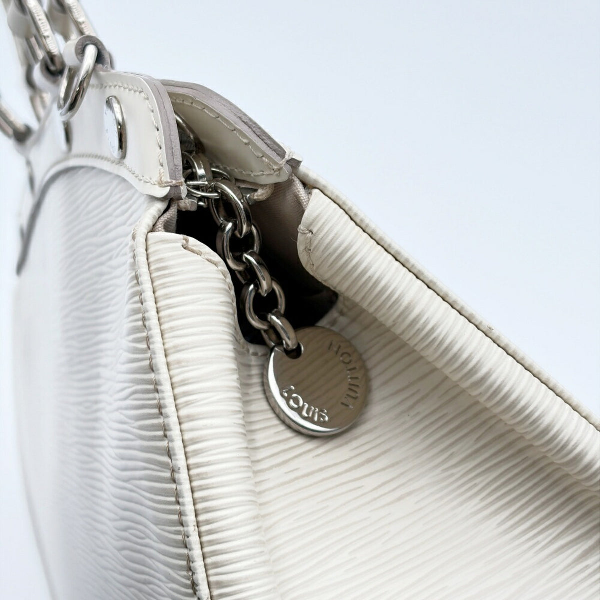 Louis Vuitton Lv Off White Epi Leather Shoulder Bag (Pre-Owned)