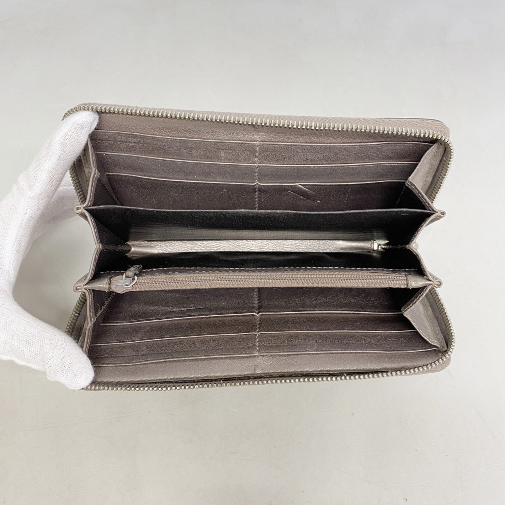 Gucci Grayish Pvc Long Wallet (Bi-Fold) (Pre-Owned)