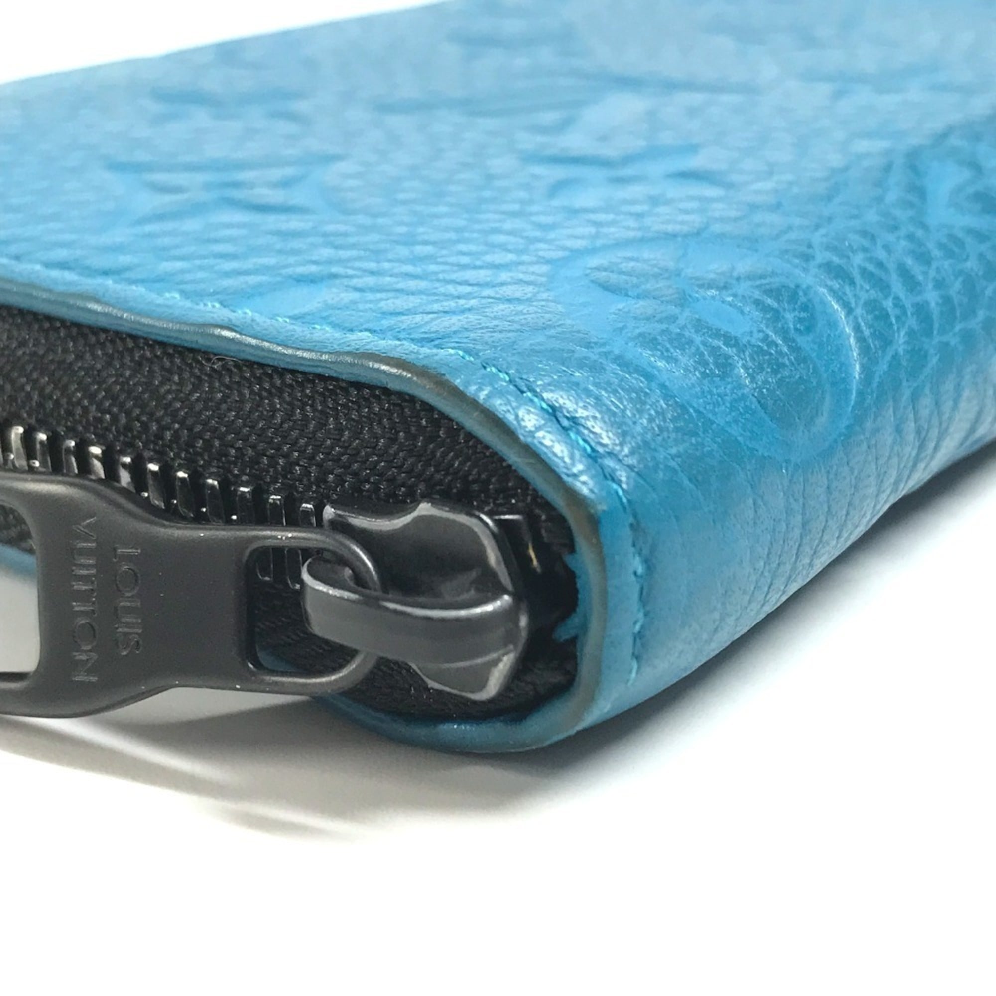 Louis Vuitton Taurillon Blue Leather Long Wallet (Bi-Fold) (Pre-Owned)
