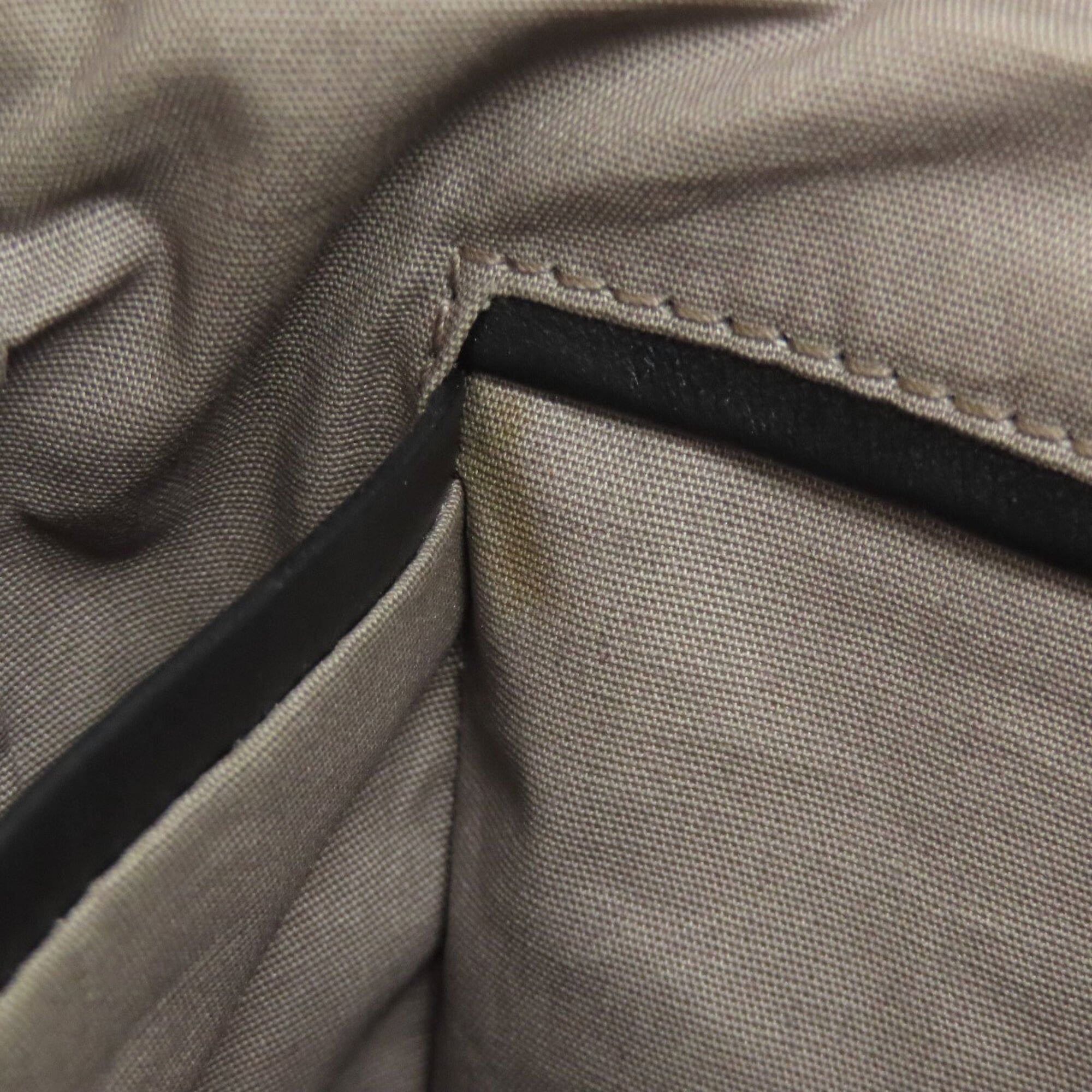 Bottega Veneta Black Leather Shoulder Bag (Pre-Owned)