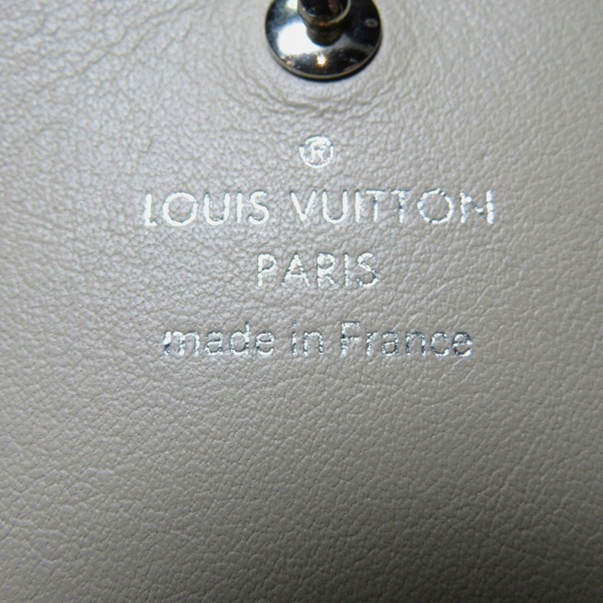 Louis Vuitton Galle Ivory Mahina Leather Leather Middle Wallet (Bi-Fold) (Pre-Owned)