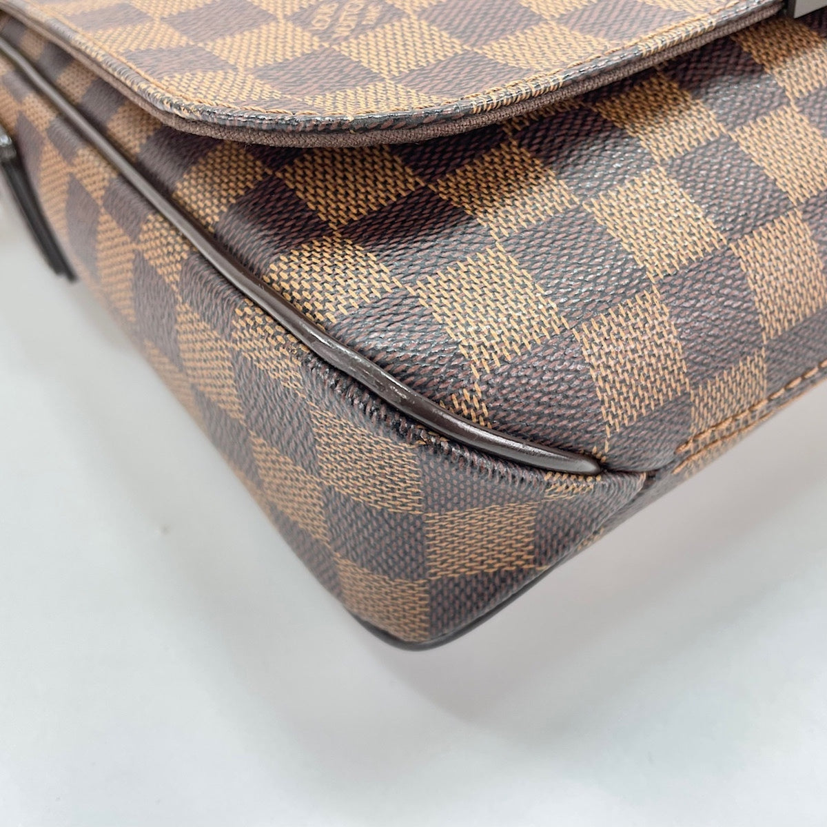 Louis Vuitton Brown Shoulder Bag (Pre-Owned)