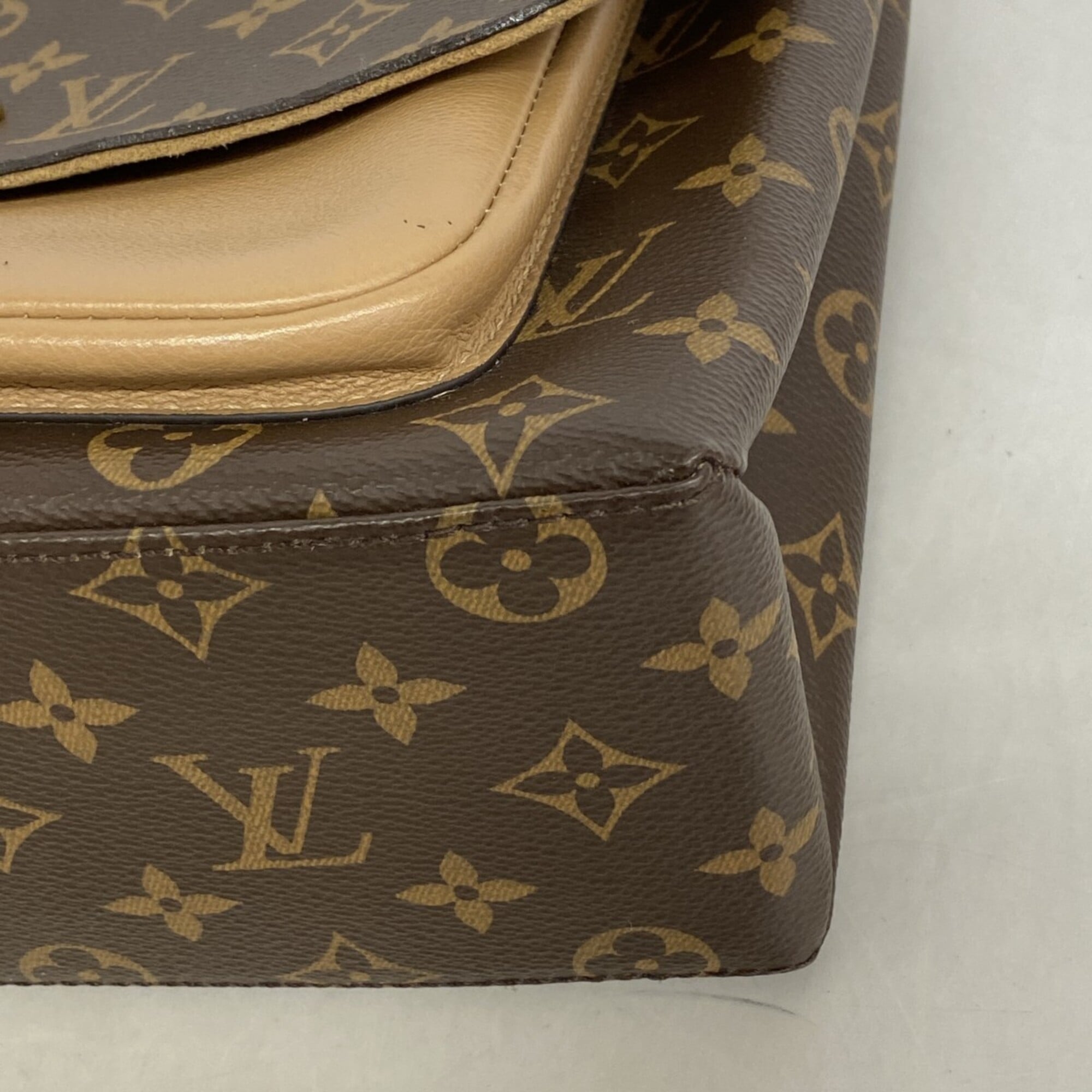 Louis Vuitton Brown Handbag (Pre-Owned)