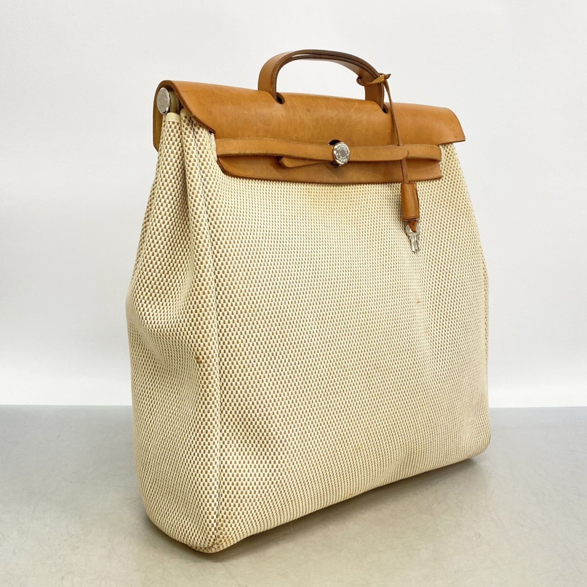 Hermes Natural Handbag (Pre-Owned)