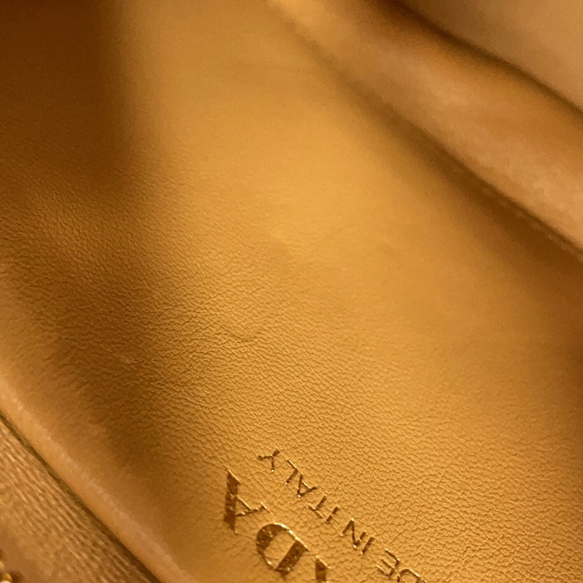 Prada Beige Leather Handbag (Pre-Owned)