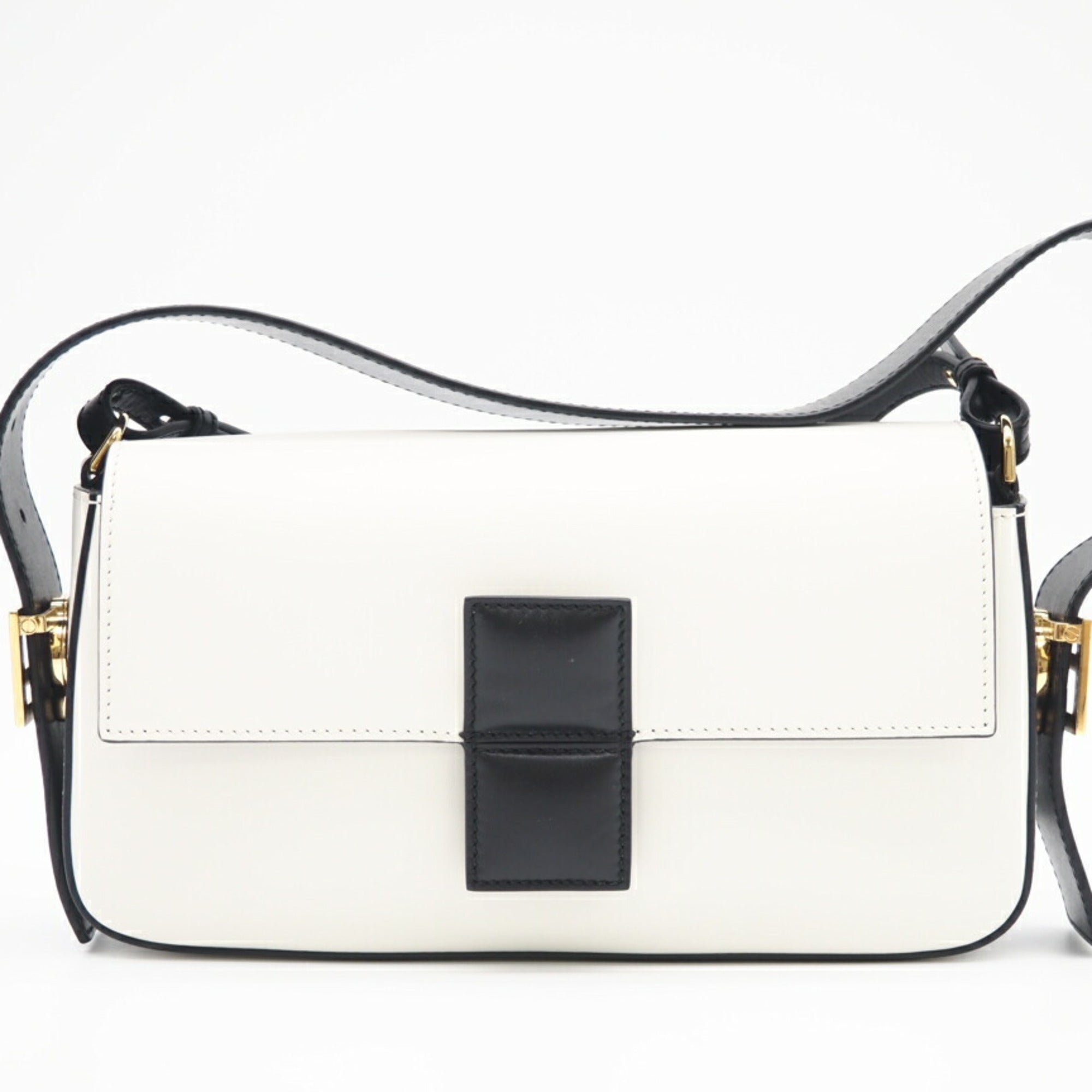 Fendi Black White Leather Shoulder Bag (Pre-Owned)