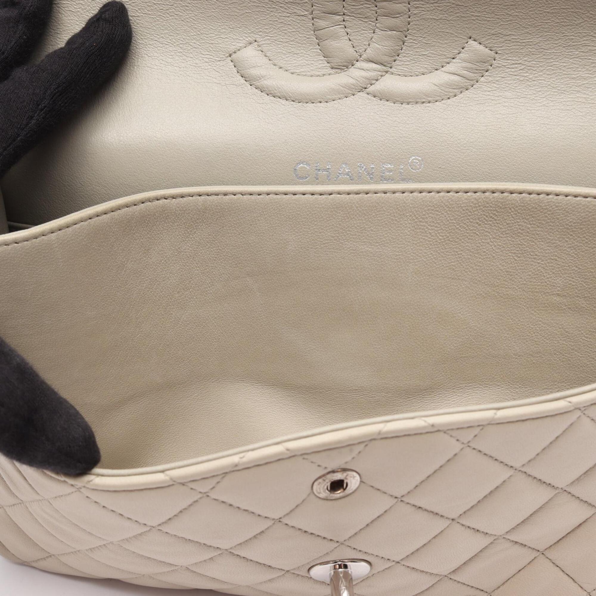 Chanel Gray Leather Handbag Shoulder Bag (Pre-Owned)
