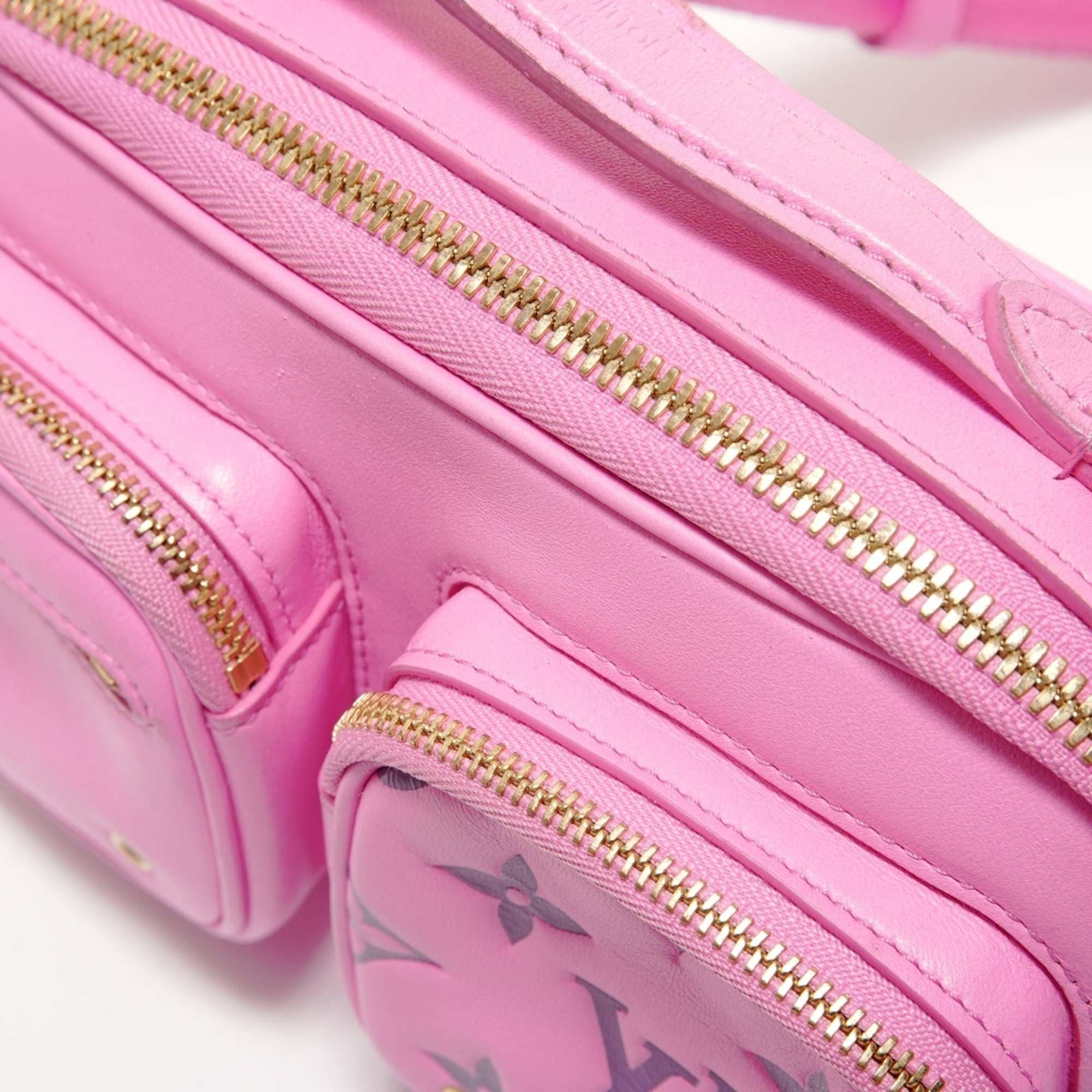 Louis Vuitton Pink Shoulder Bag (Pre-Owned)