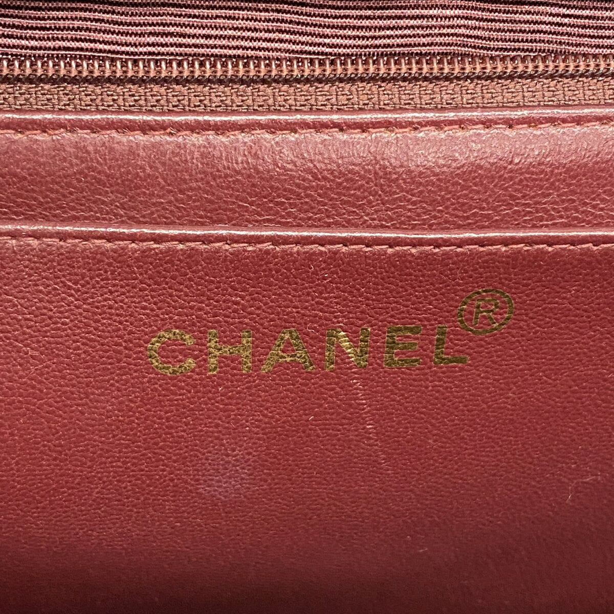 Chanel Black Leather Handbag (Pre-Owned)