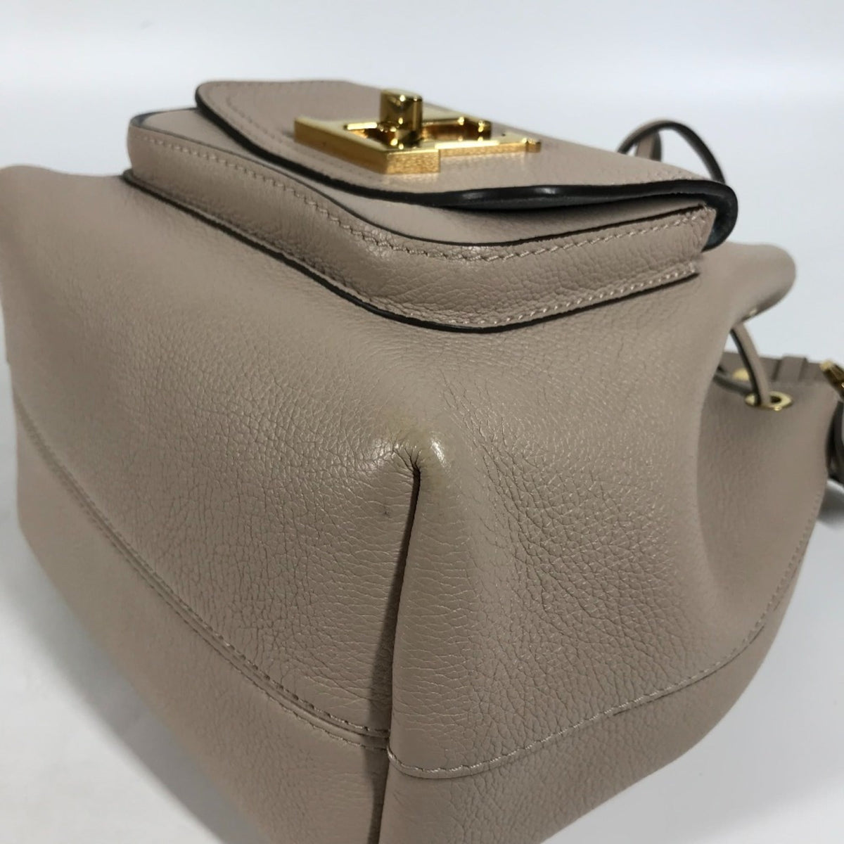 Louis Vuitton Beige Sand Leather Handbag Shoulder Bag (Pre-Owned)