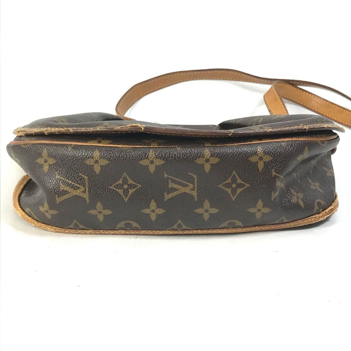 Louis Vuitton Brown Monogram Shoulder Bag (Pre-Owned)