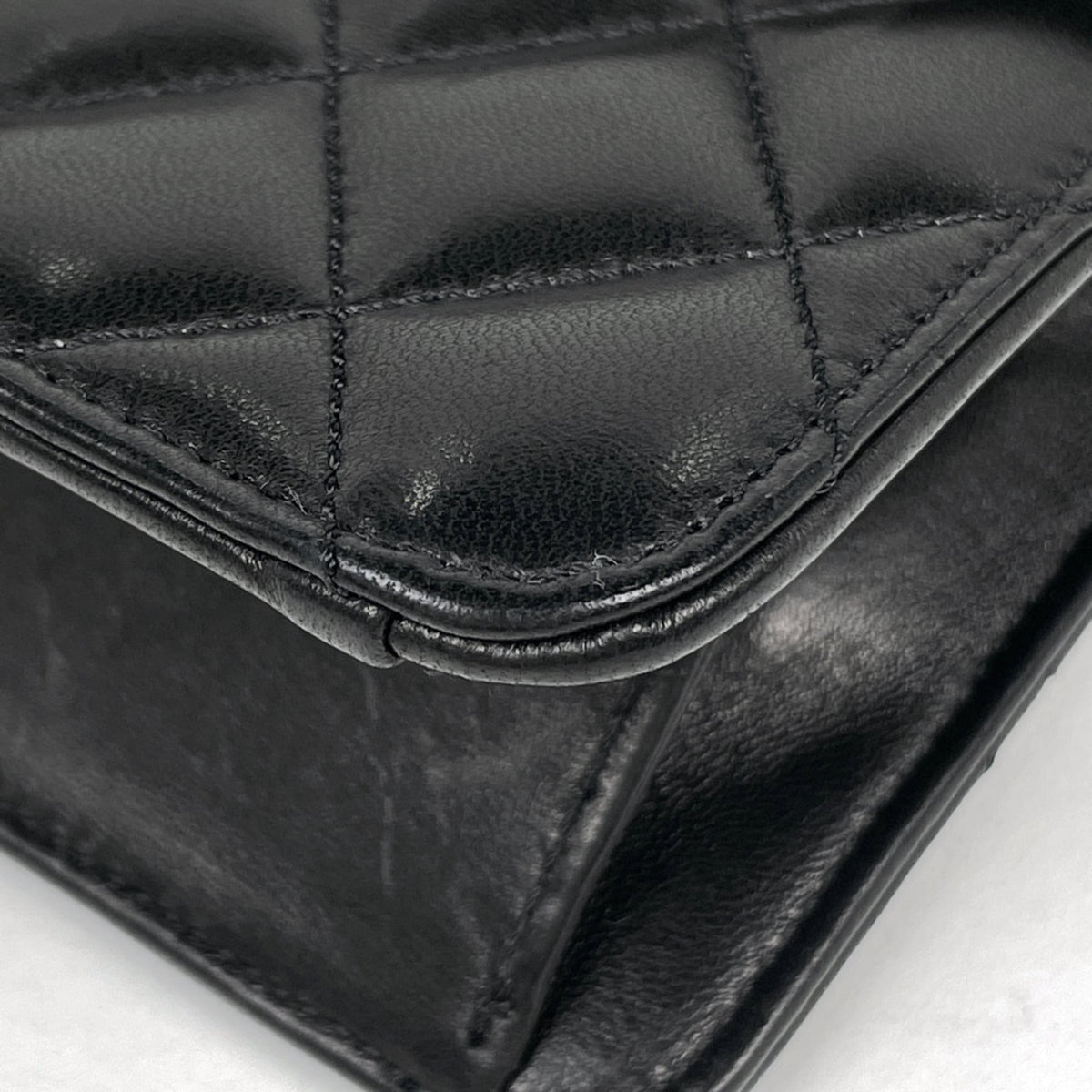 Chanel Black Leather Shoulder Bag (Pre-Owned)