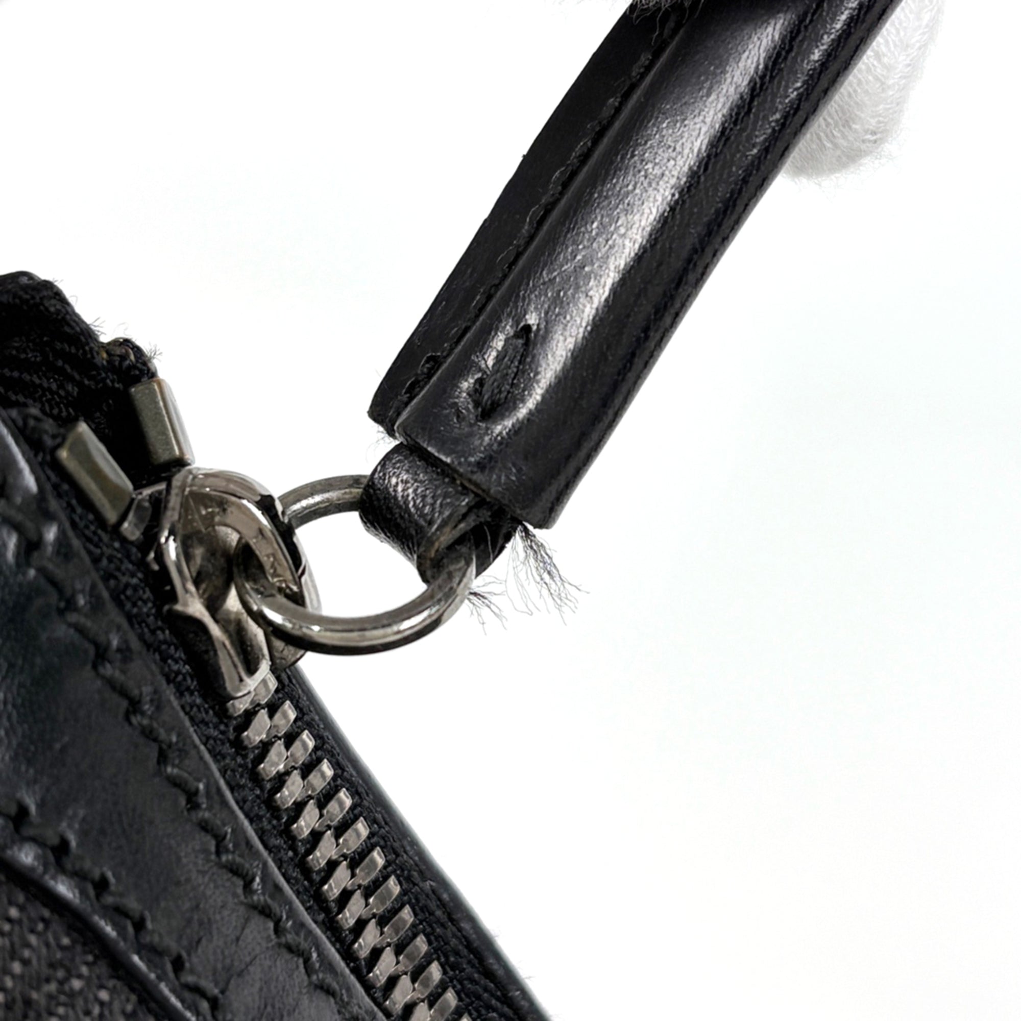 Gucci Black Gg Canvas Shoulder Bag (Pre-Owned)