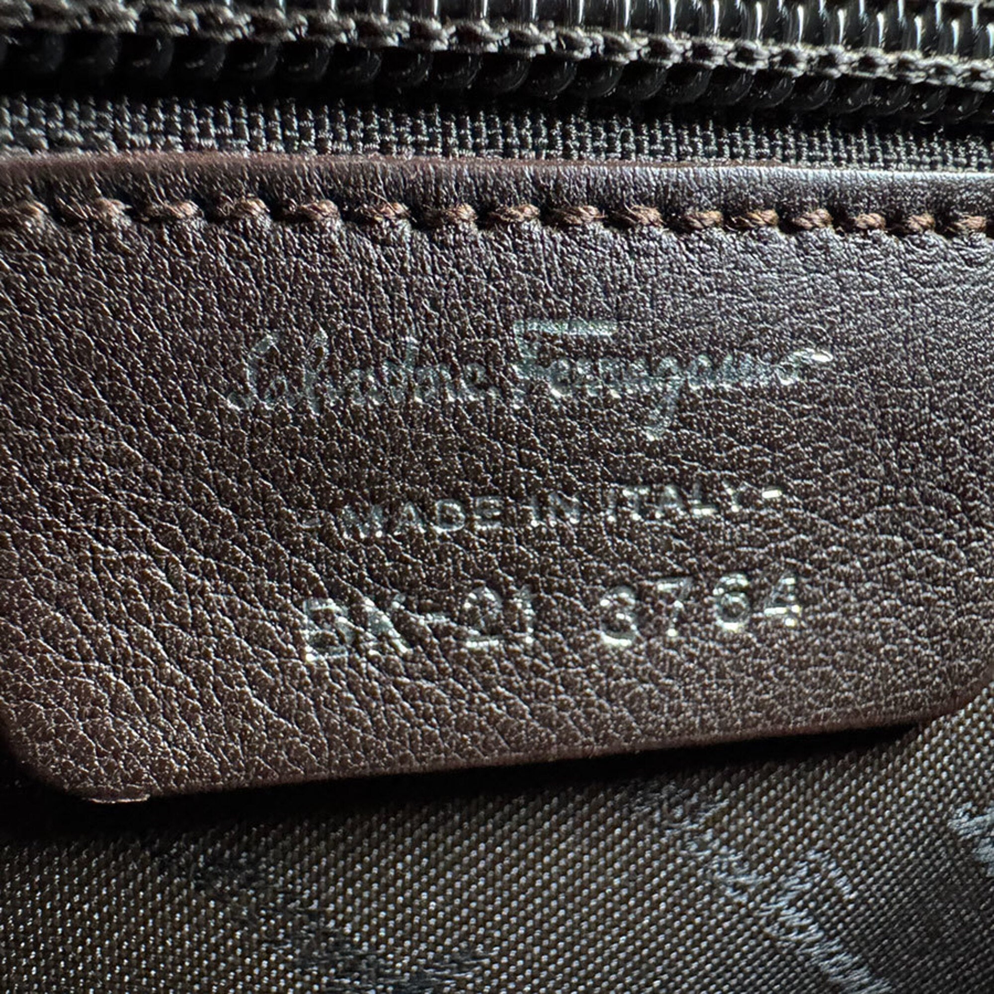 Salvatore Ferragamo Brown Leather Shoulder Bag (Pre-Owned)